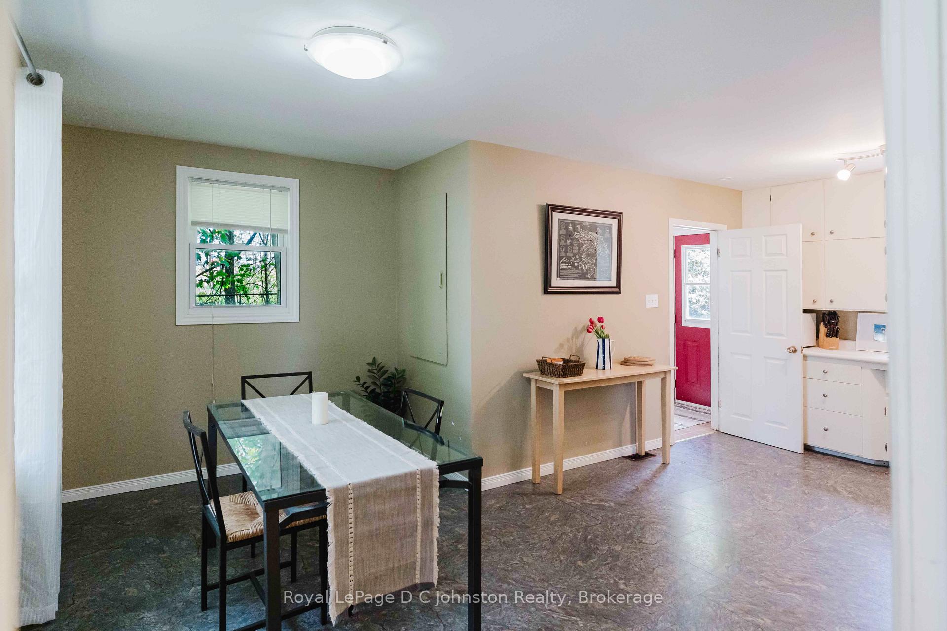 561 Wellington Street, Saugeen Shores — photo 4 of 5