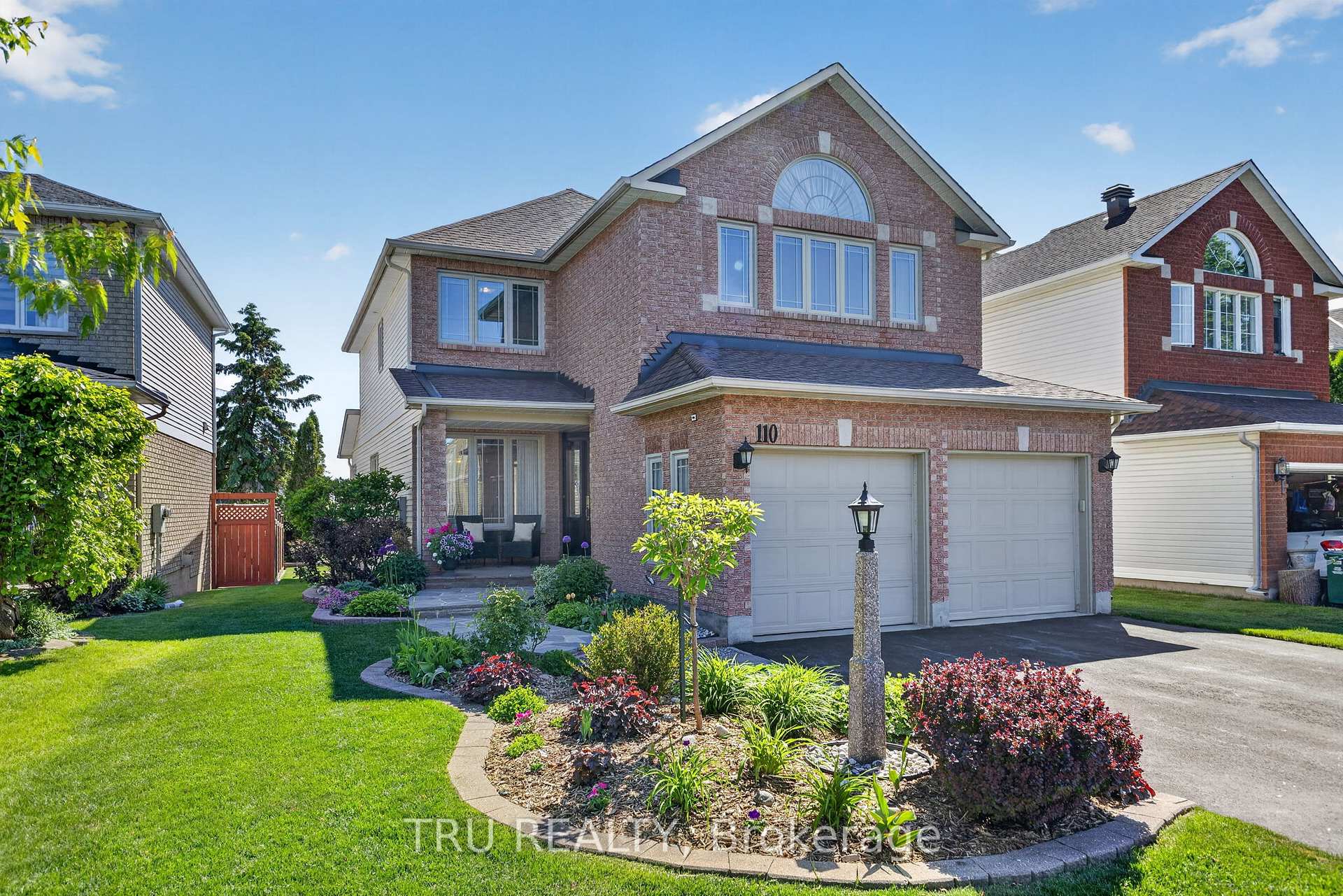 110 Grenadier Way, Barrhaven, ON K2J 4M1
