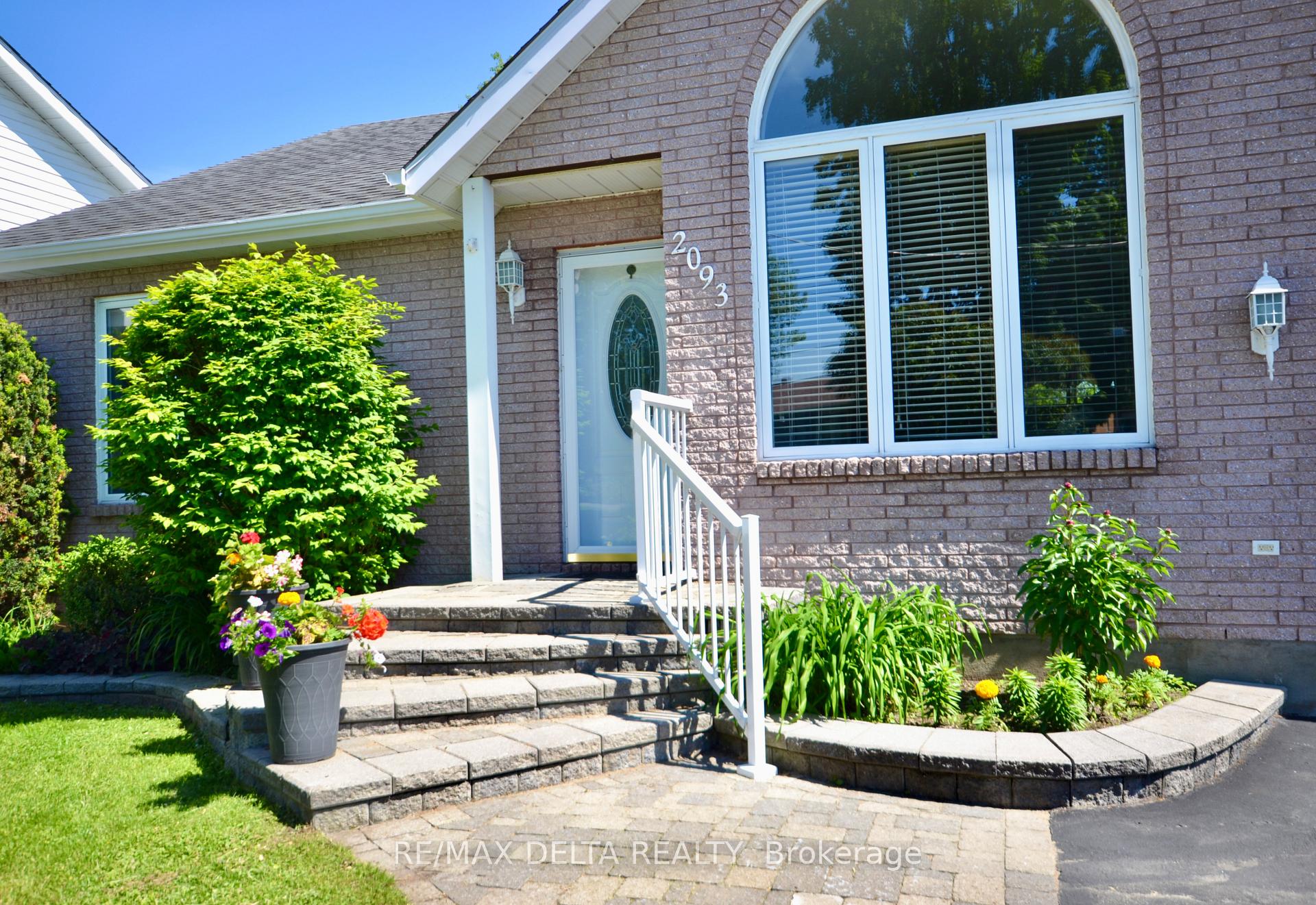 2093 Woods Street, Clarence-Rockland — photo 2 of 5
