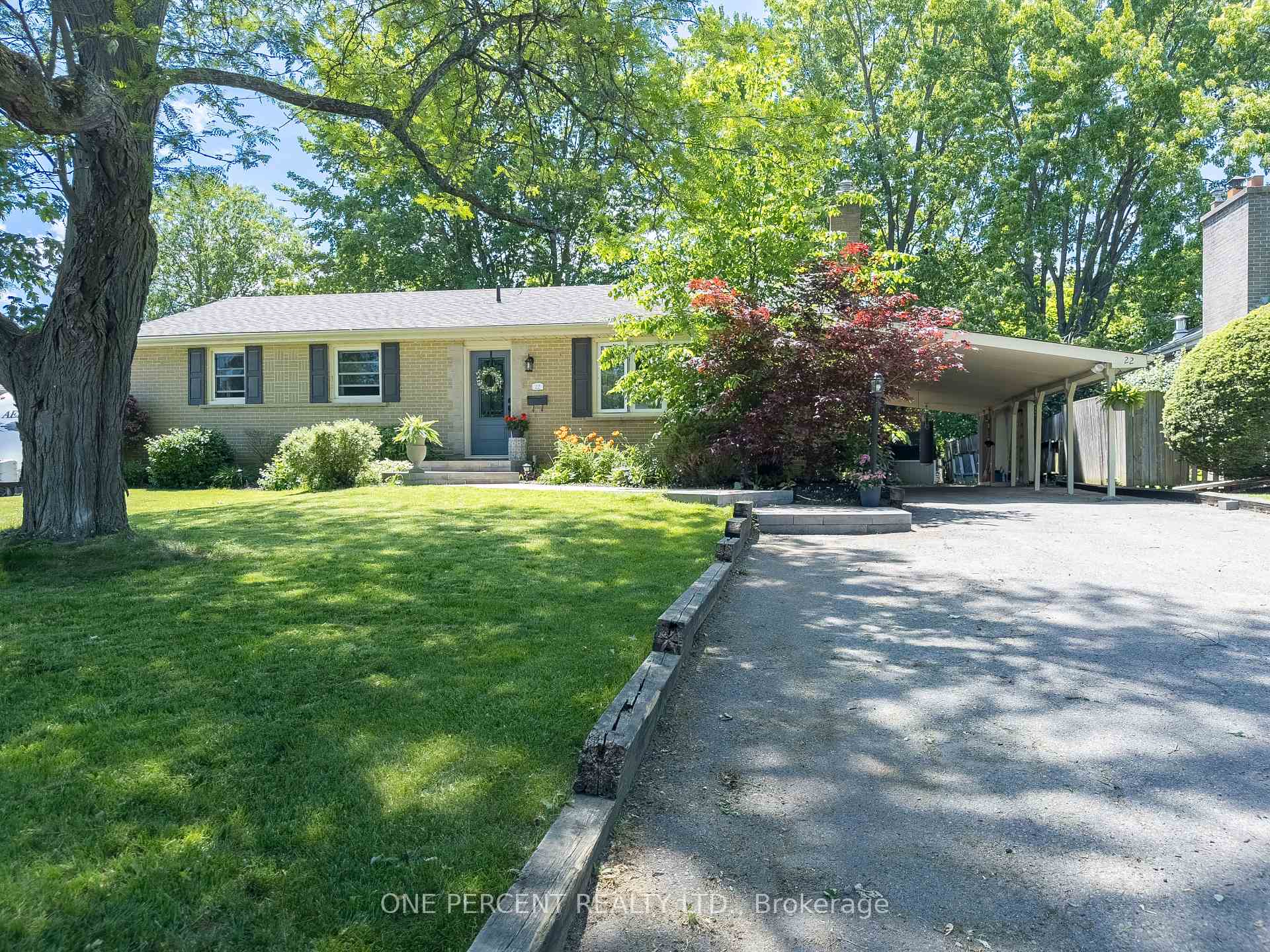 22 BRADGATE Road, Belleville, ON K8N 4M8