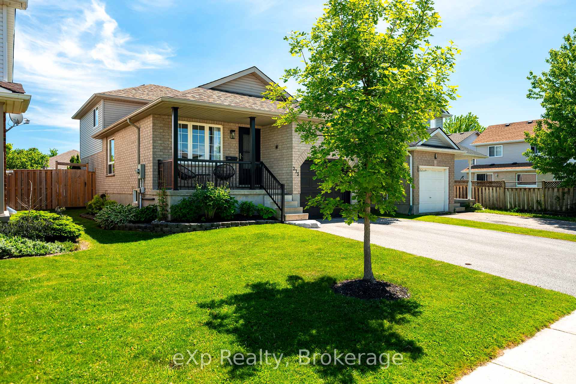 273 Millburn Boulevard, Centre Wellington — photo 2 of 5