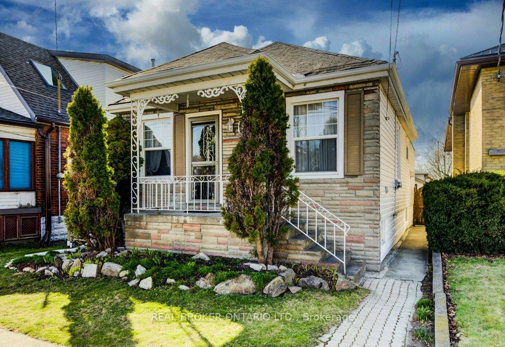 458 Upper Wentworth Street, Hamilton, ON L9A 4T7