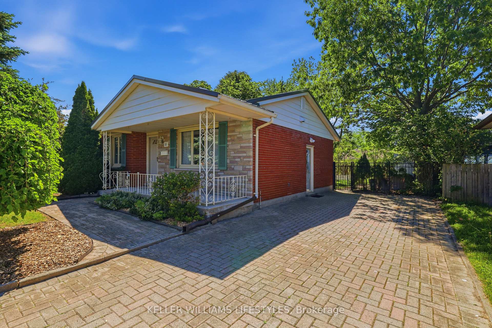 15 Hawkesbury Avenue, London East, ON N5V 2J9