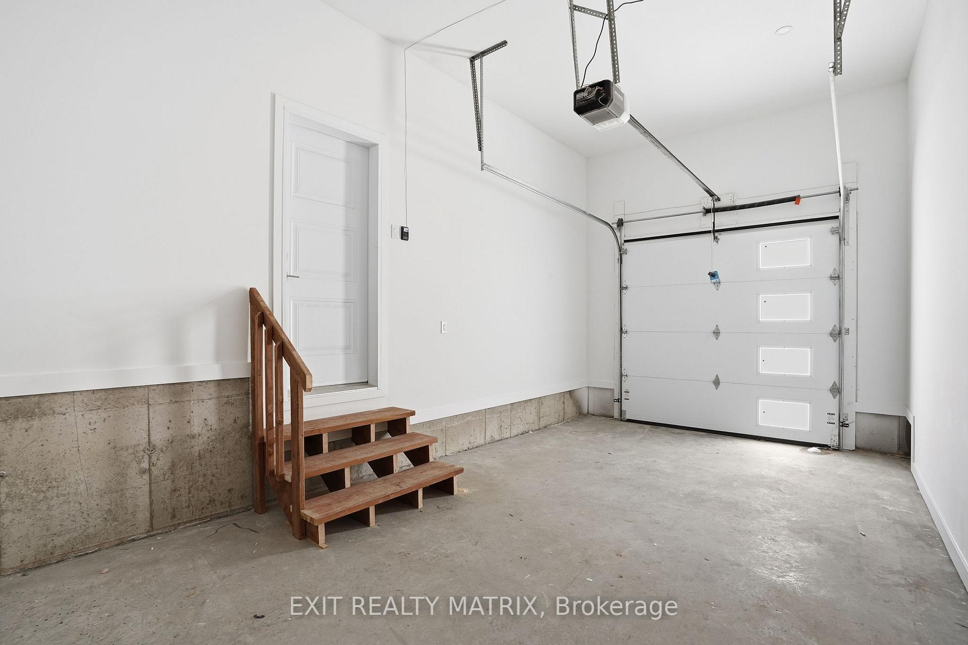 650 West Street W B, Hawkesbury — photo 4 of 5