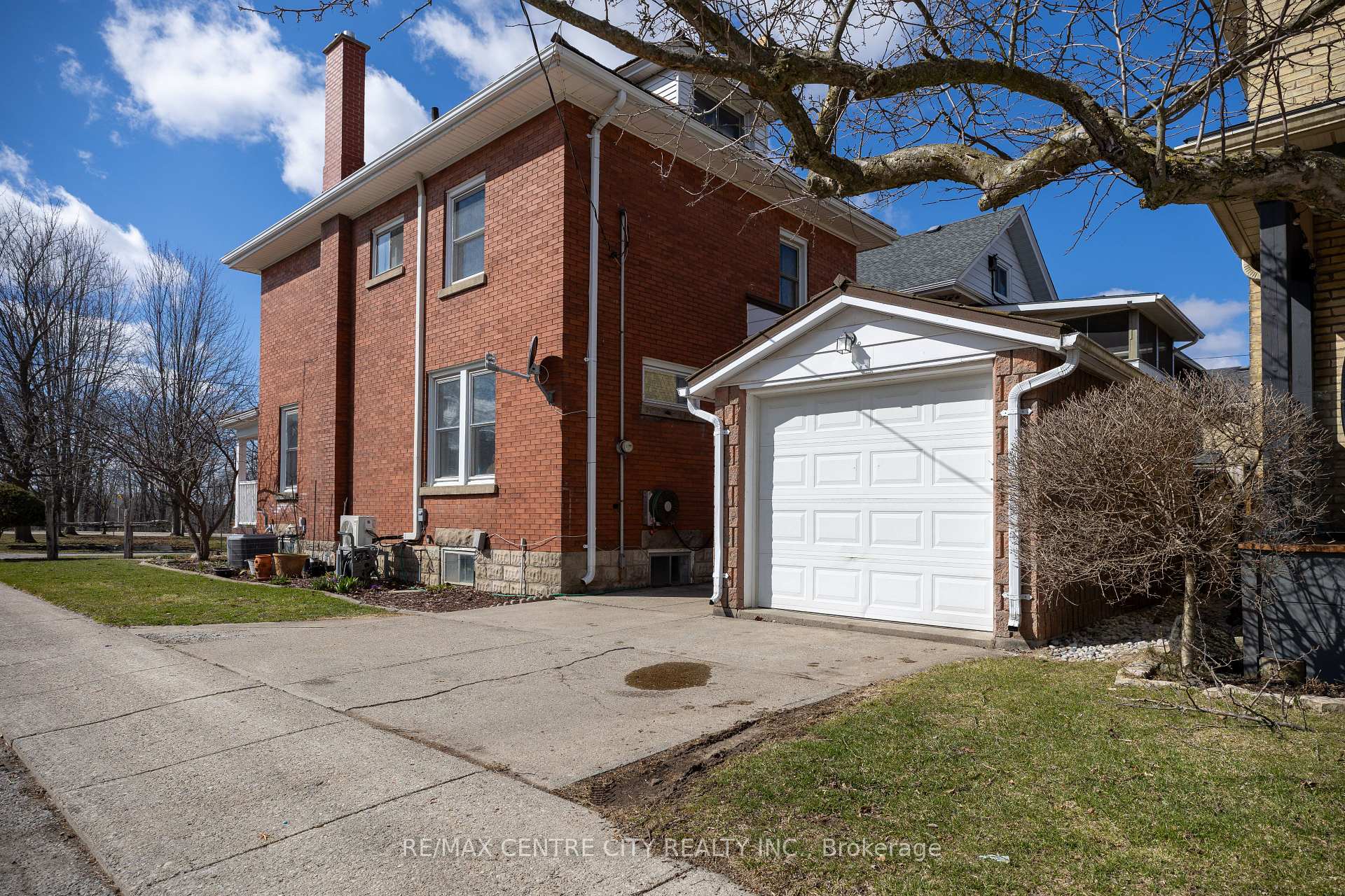3 Margaret Street, St. Thomas — photo 2 of 5