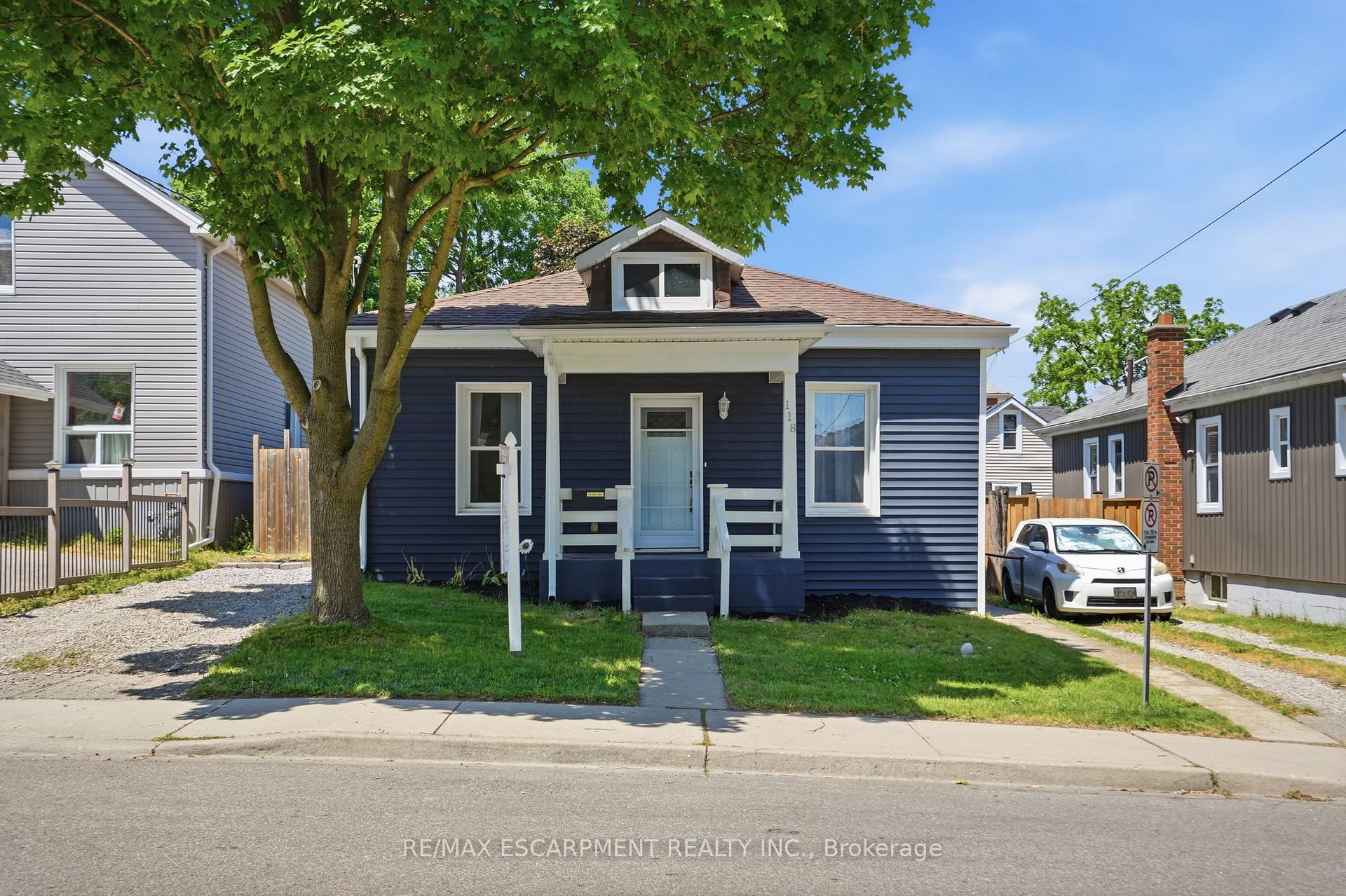 118 Victoria Street, Brantford — photo 2 of 5