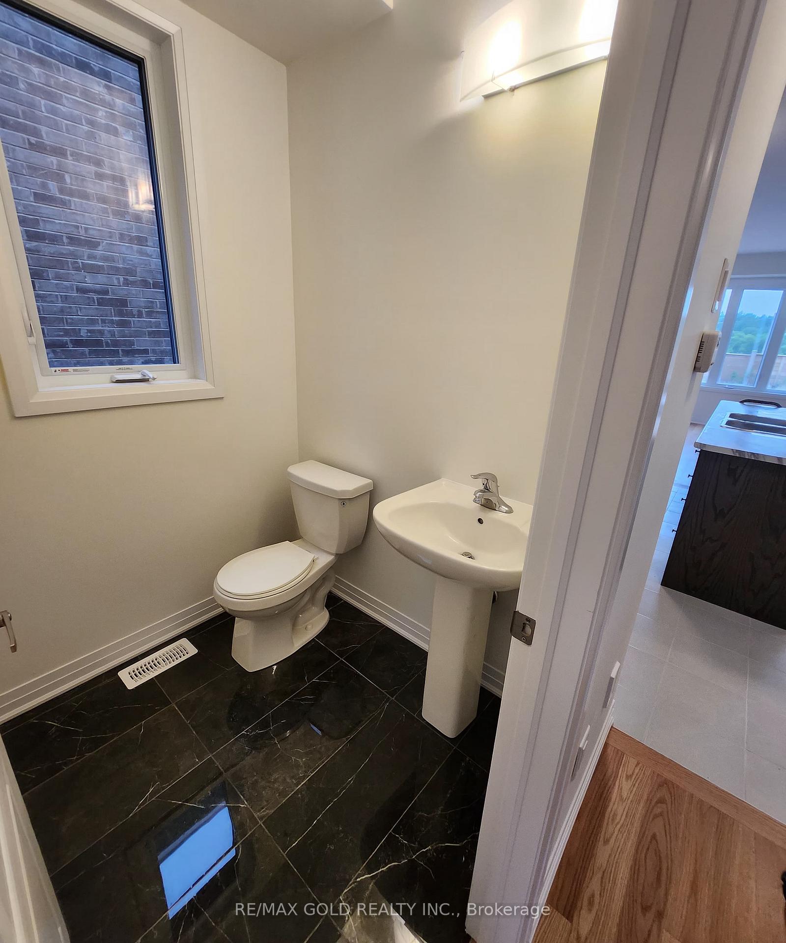 229 Port Crescent, Welland — photo 4 of 5