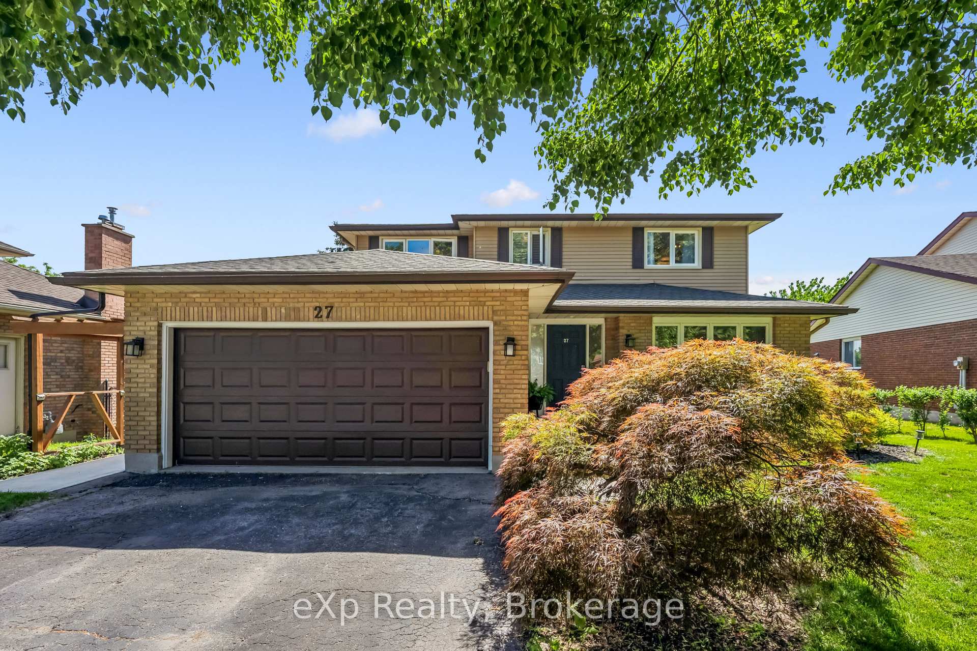 27 Notchwood Court, Kitchener, ON N2A 3L4