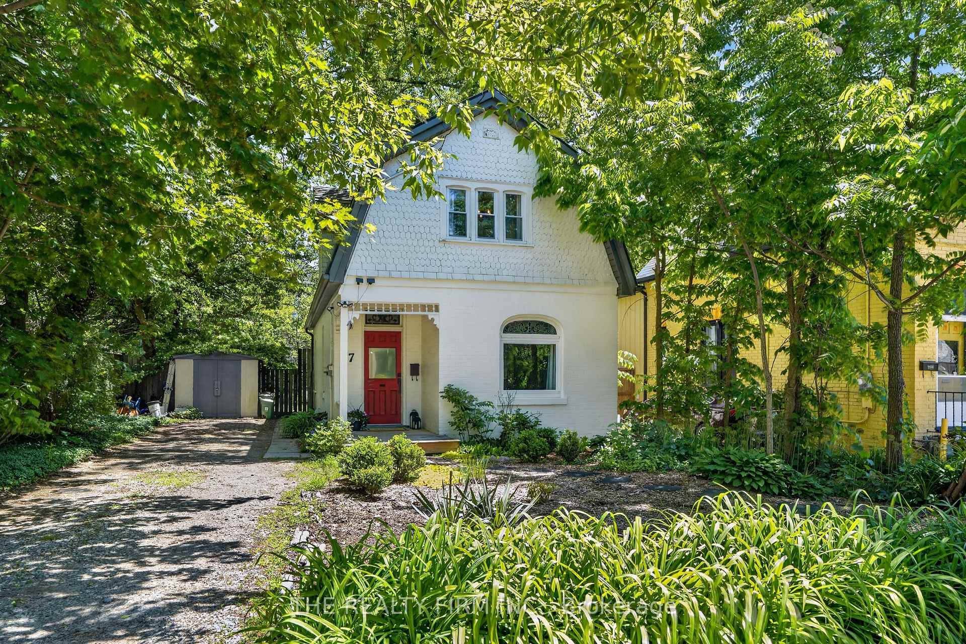 17 Woodward Avenue, London North, ON N6H 2G6