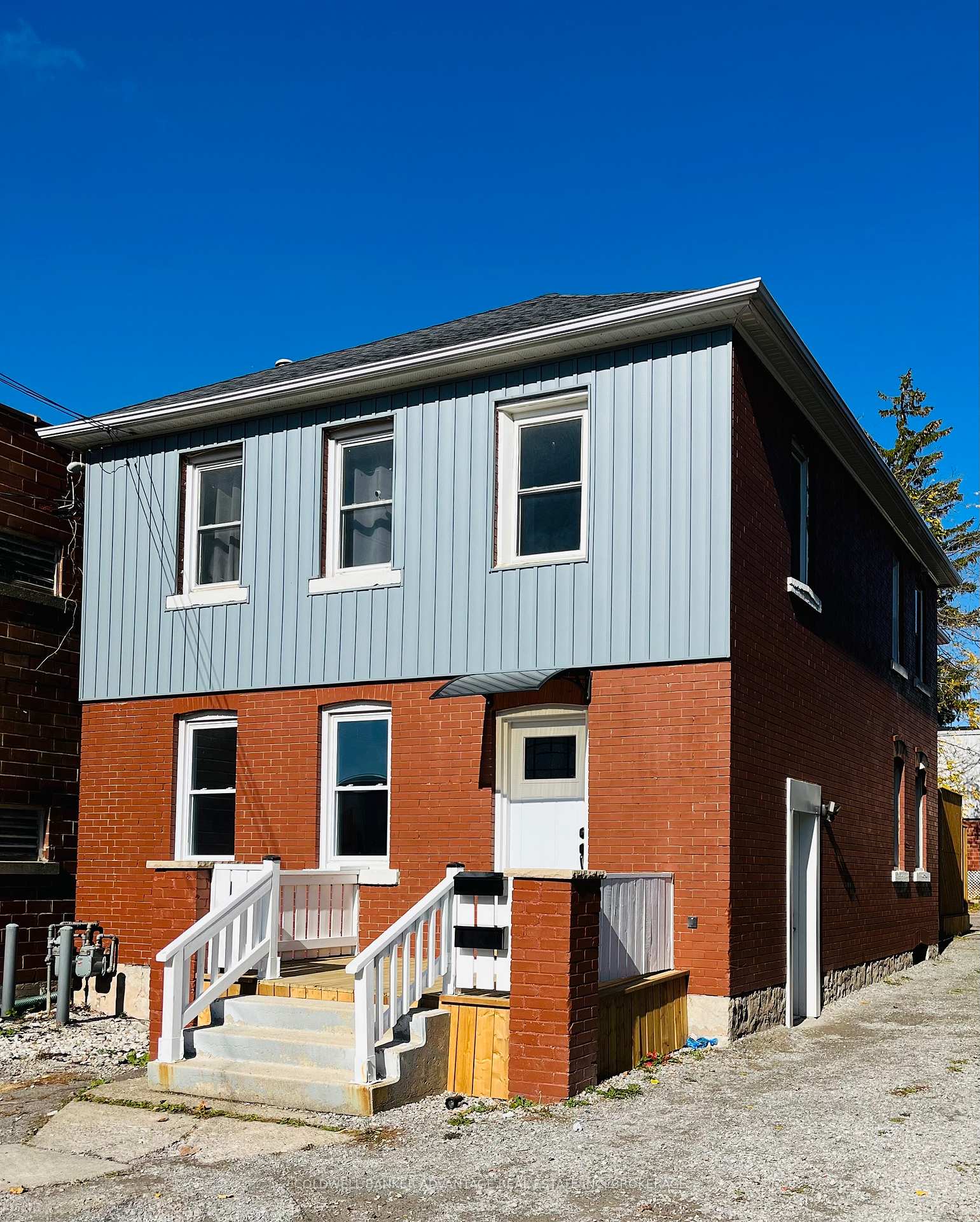 14 Albert Street main floor unit (lower), Welland, ON L3B 4L2 — Welland, Ontario