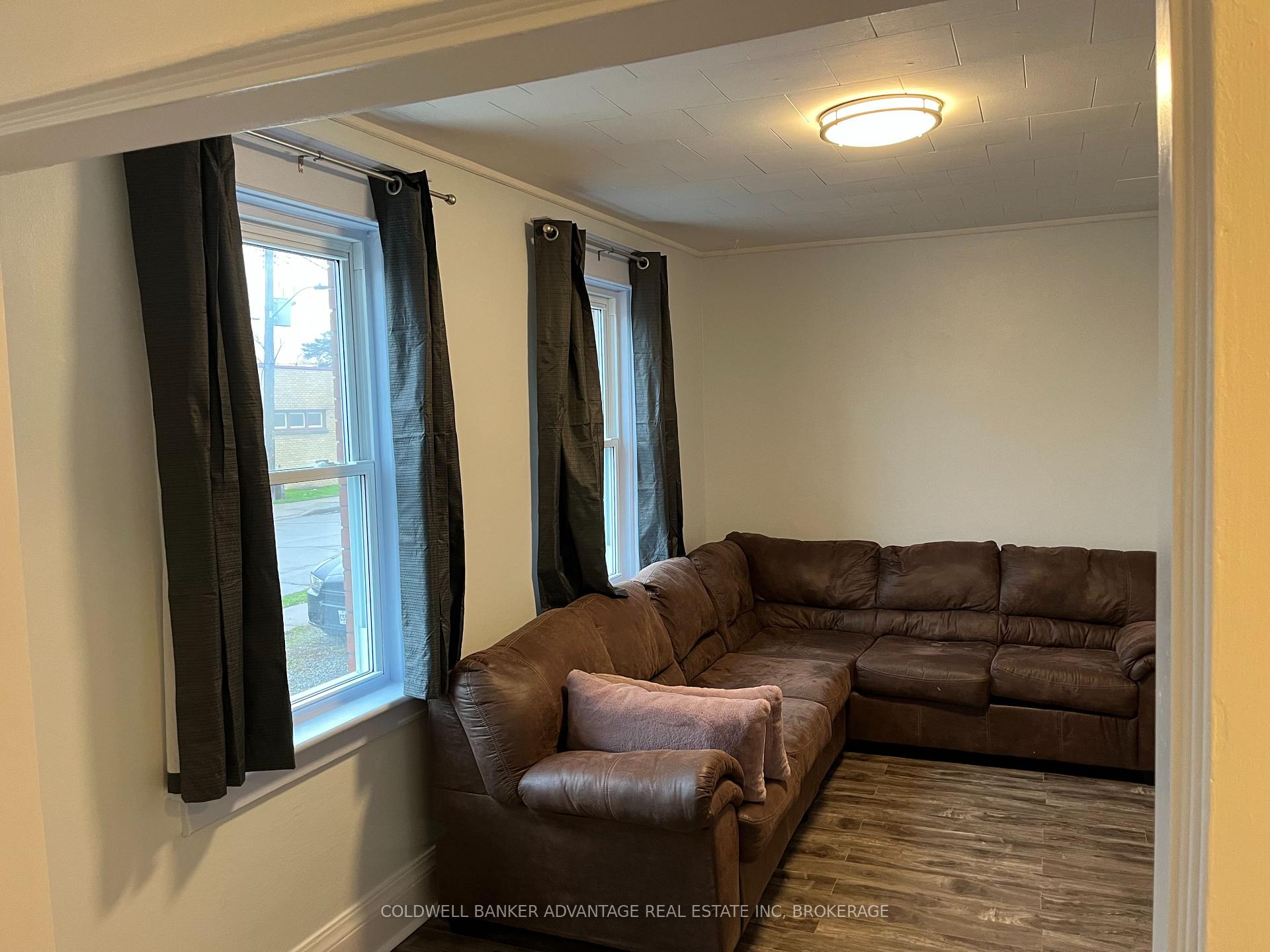 14 Albert Street main floor unit (lower), Welland — photo 5 of 5