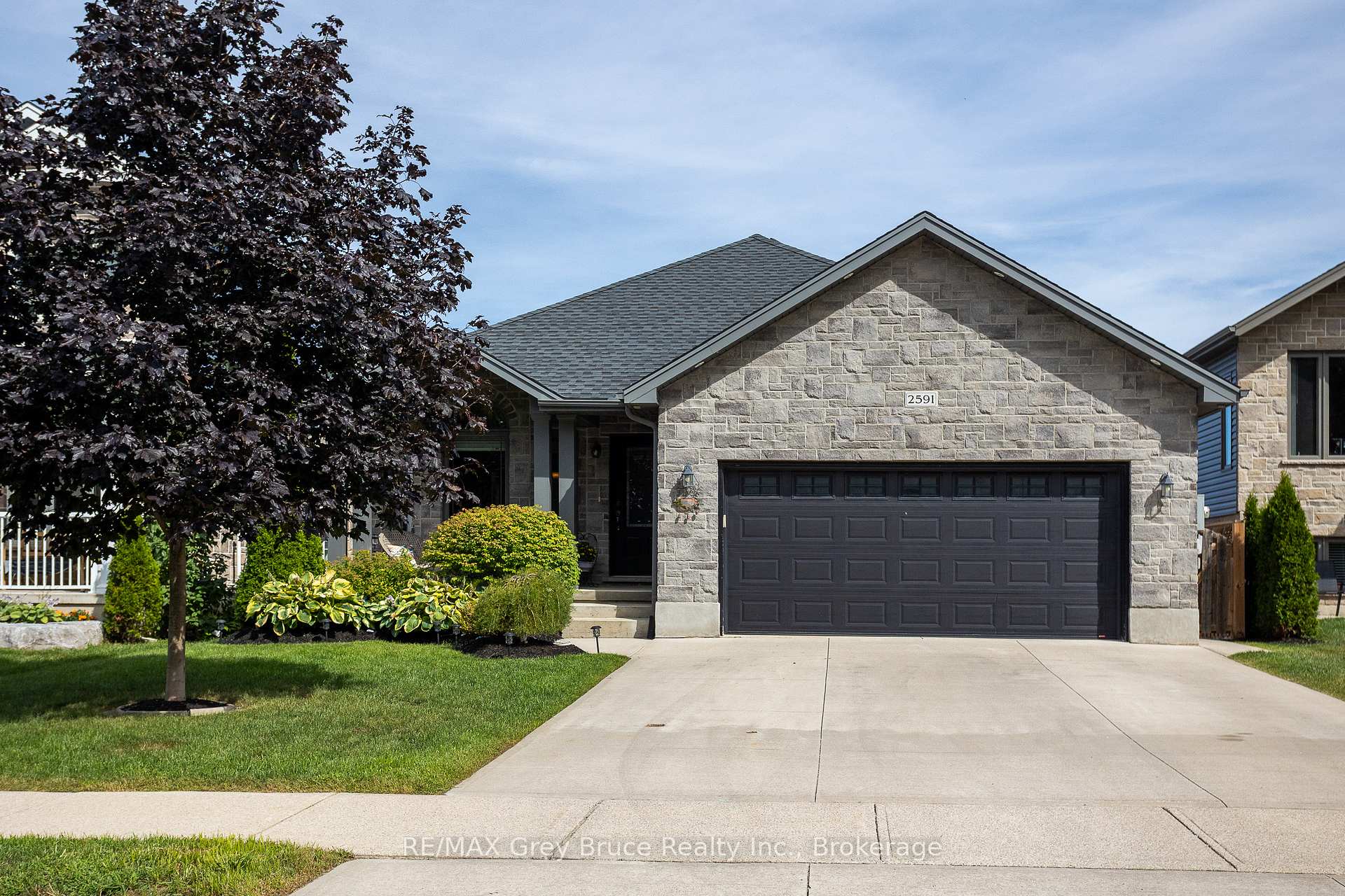 2591 7th Avenue E, Owen Sound — photo 2 of 5