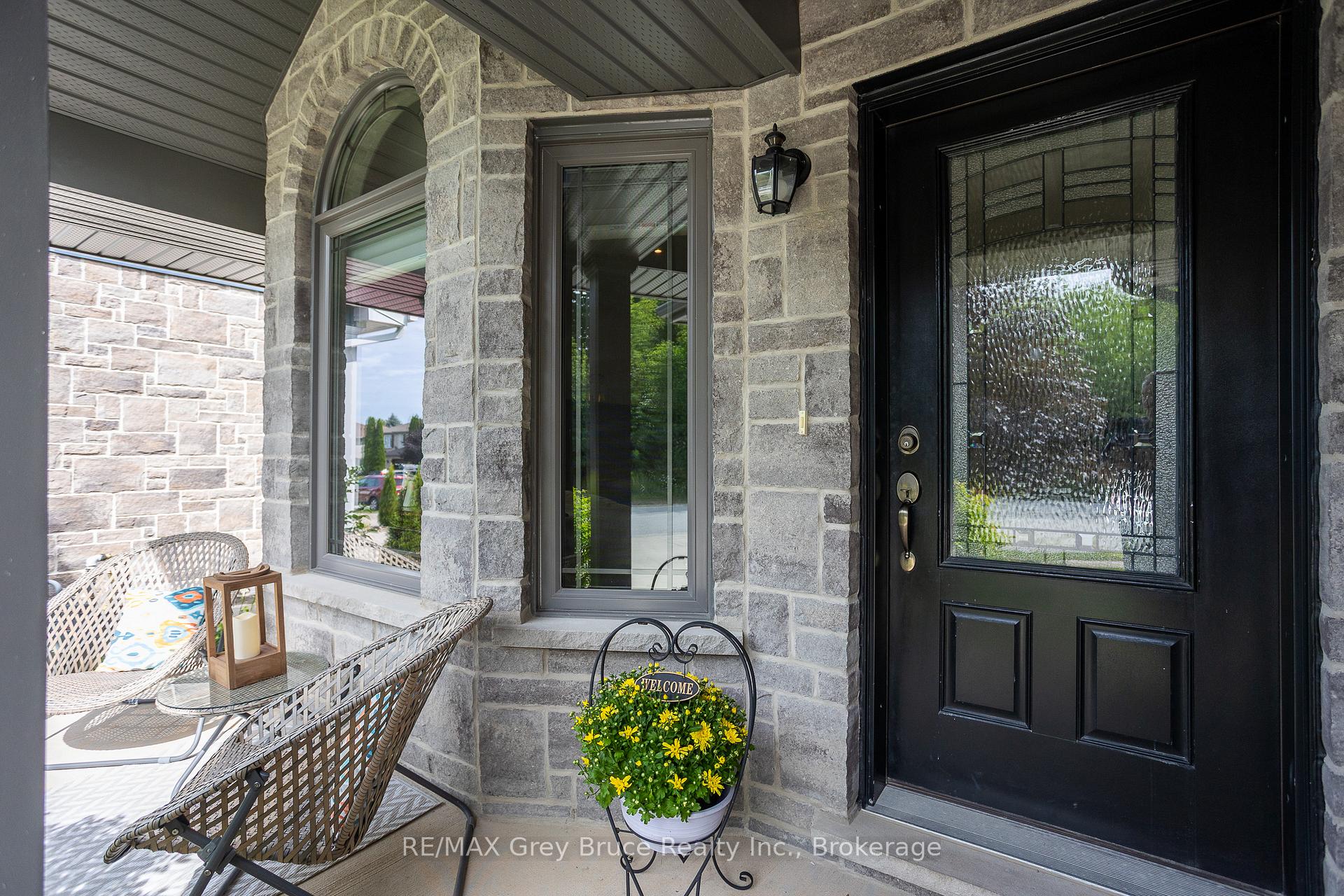 2591 7th Avenue E, Owen Sound — photo 3 of 5