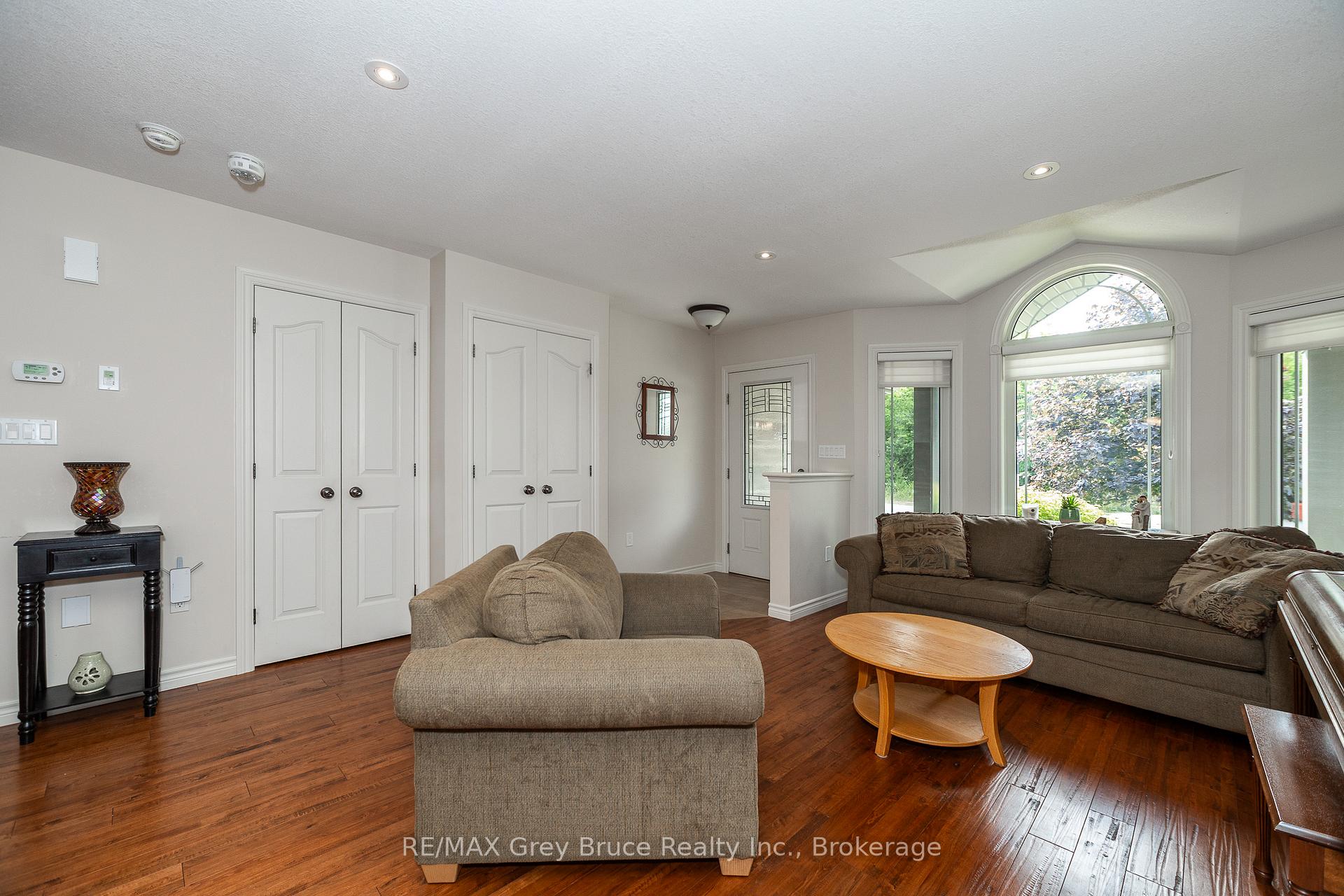 2591 7th Avenue E, Owen Sound — photo 5 of 5