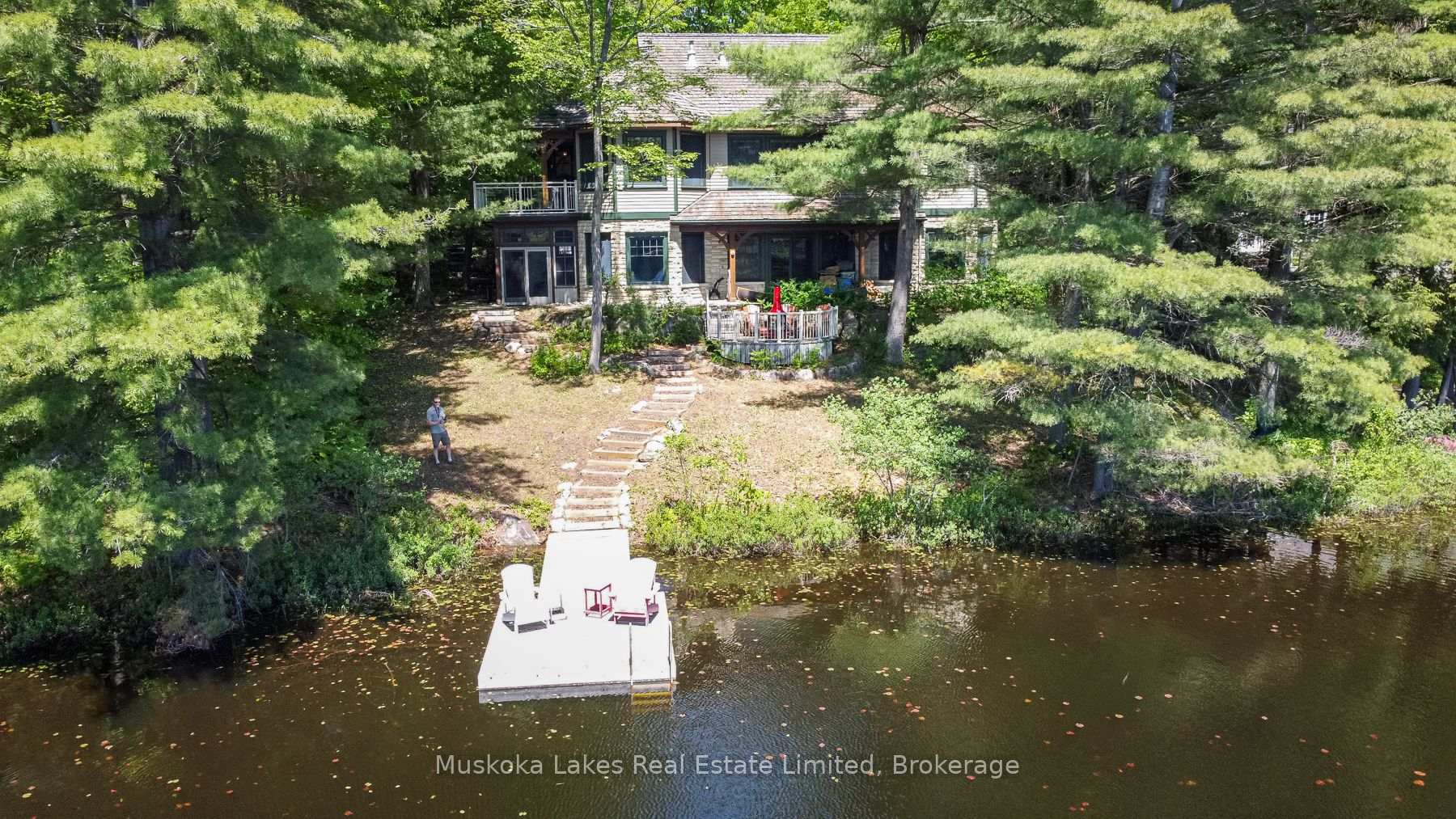 45 Estate Drive, Muskoka Lakes, ON P0B 1J0