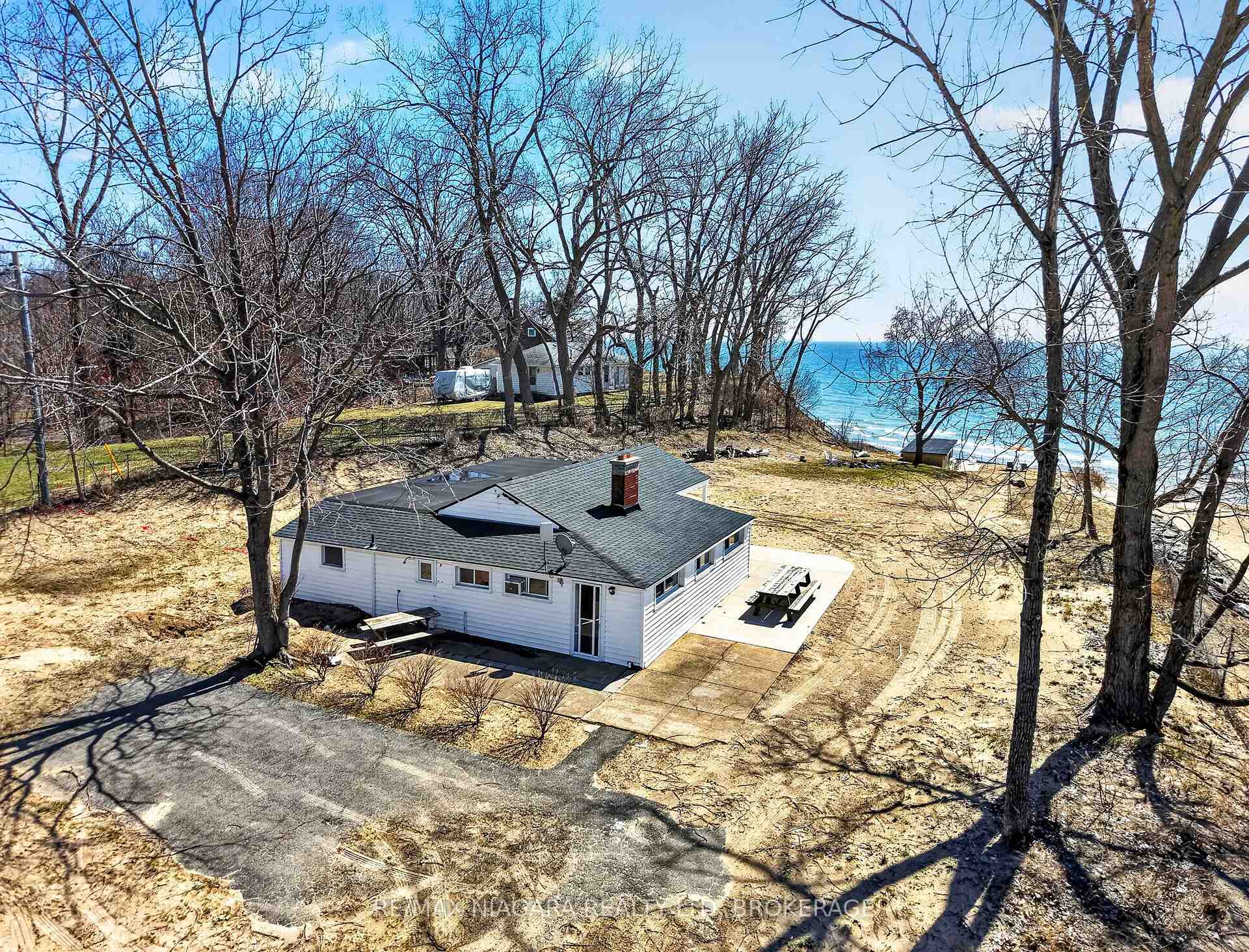 239 Pleasant Beach Road, Port Colborne, ON L0S 1R0