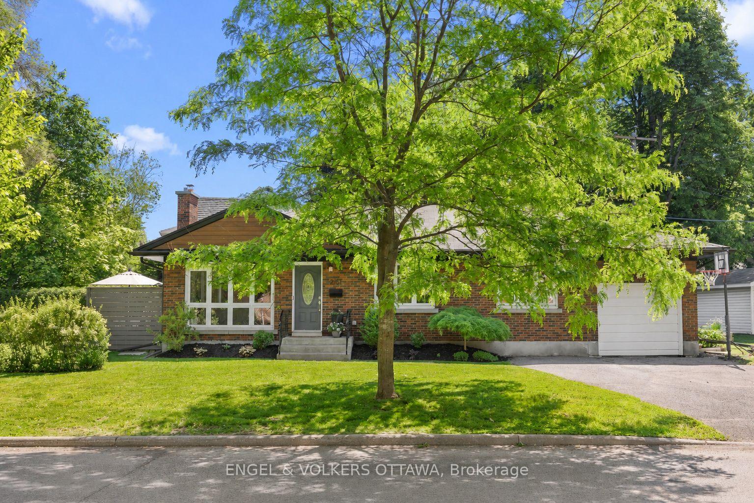 2161 Blossom Drive, Alta Vista and Area, ON K1H 6G6