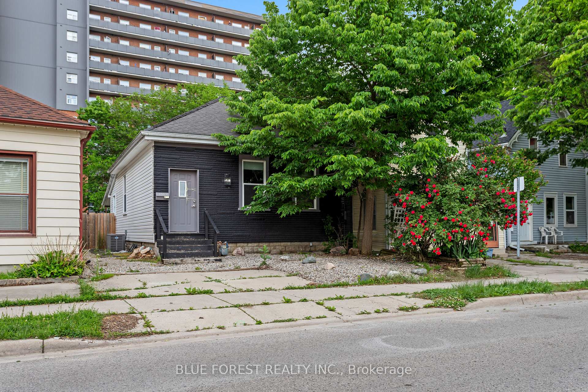 190 Clarence Street, London East, ON N6B 2J7
