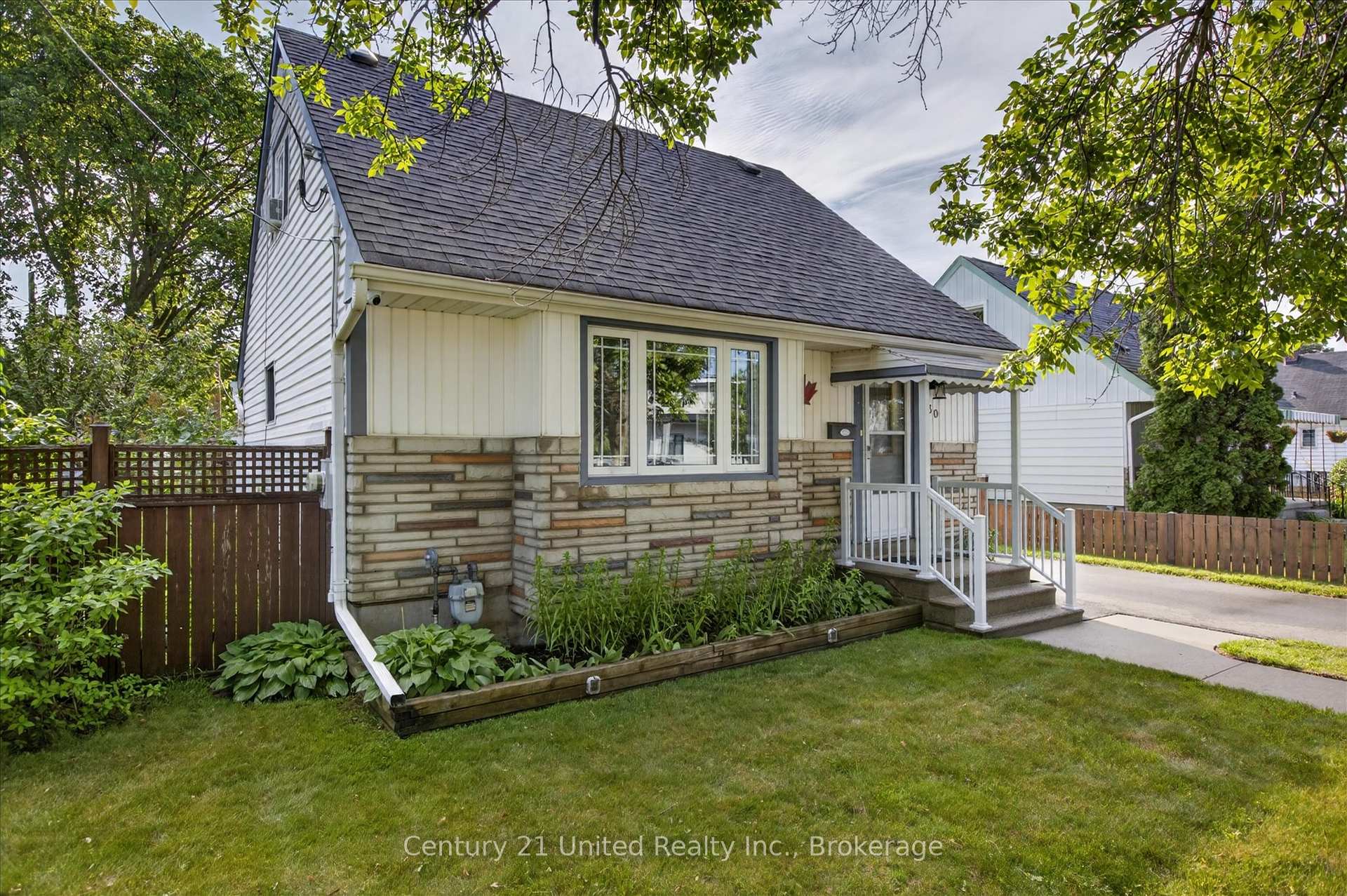 730 Monaghan Road, Peterborough — photo 3 of 5