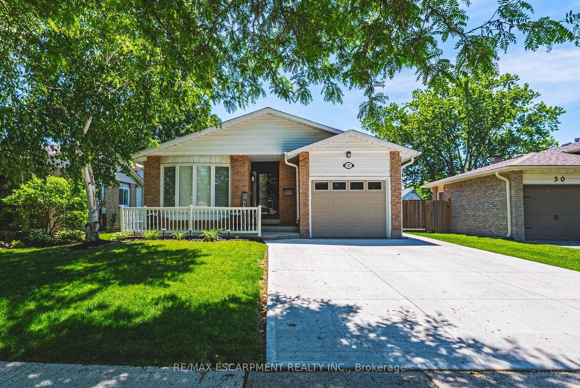 32 Ainsworth Street, Hamilton, ON L8J 1T1