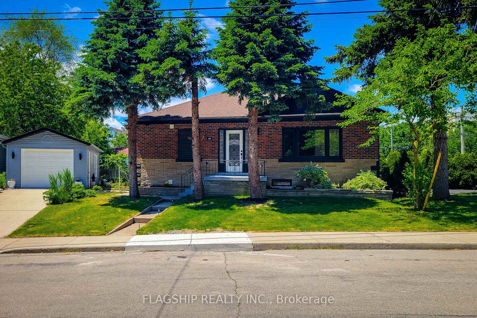 292 Glenholme Avenue, Hamilton, ON L8K 3M3