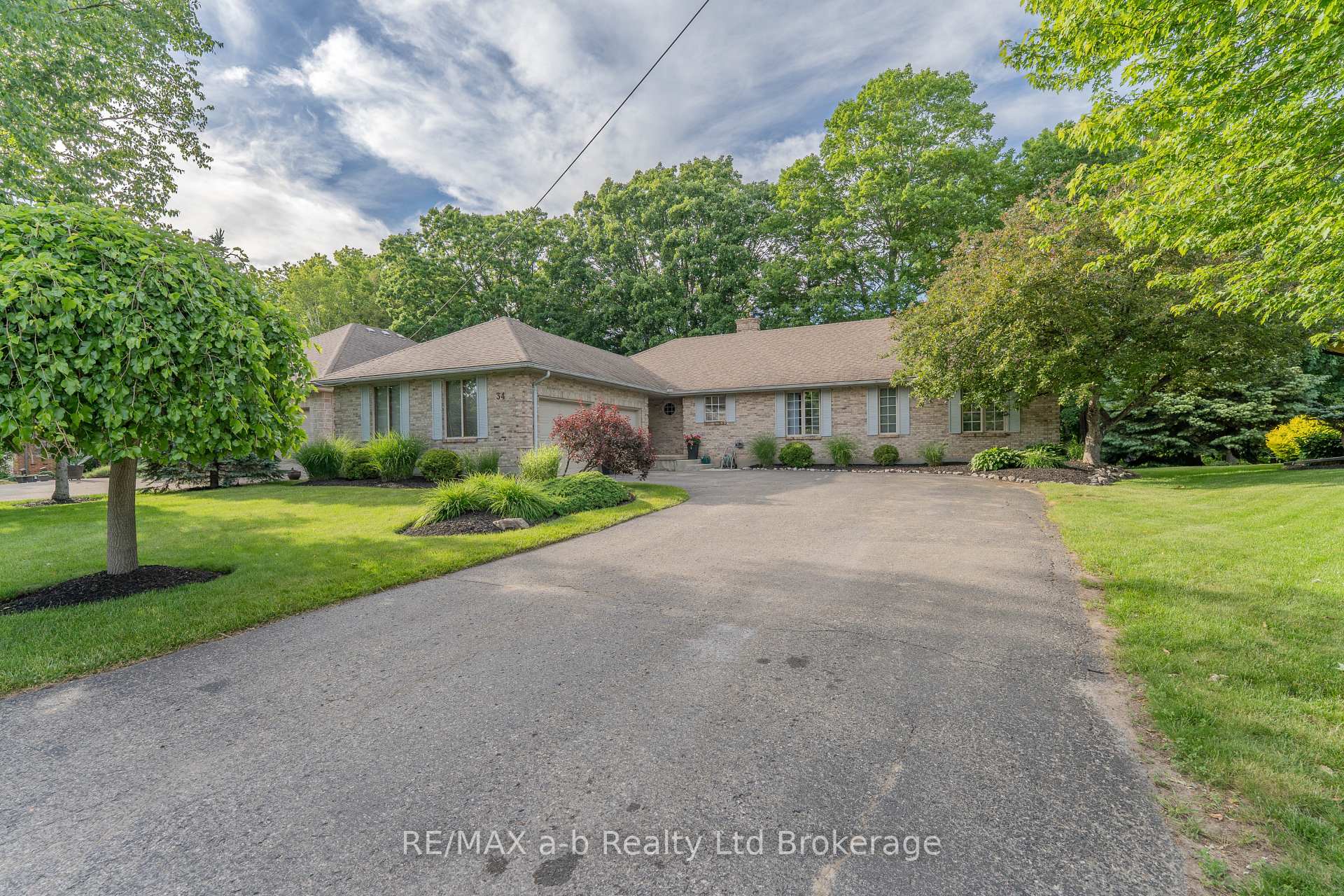 34 Lorraine Avenue, Tillsonburg, ON N4G 4V3 — Tillsonburg, Ontario