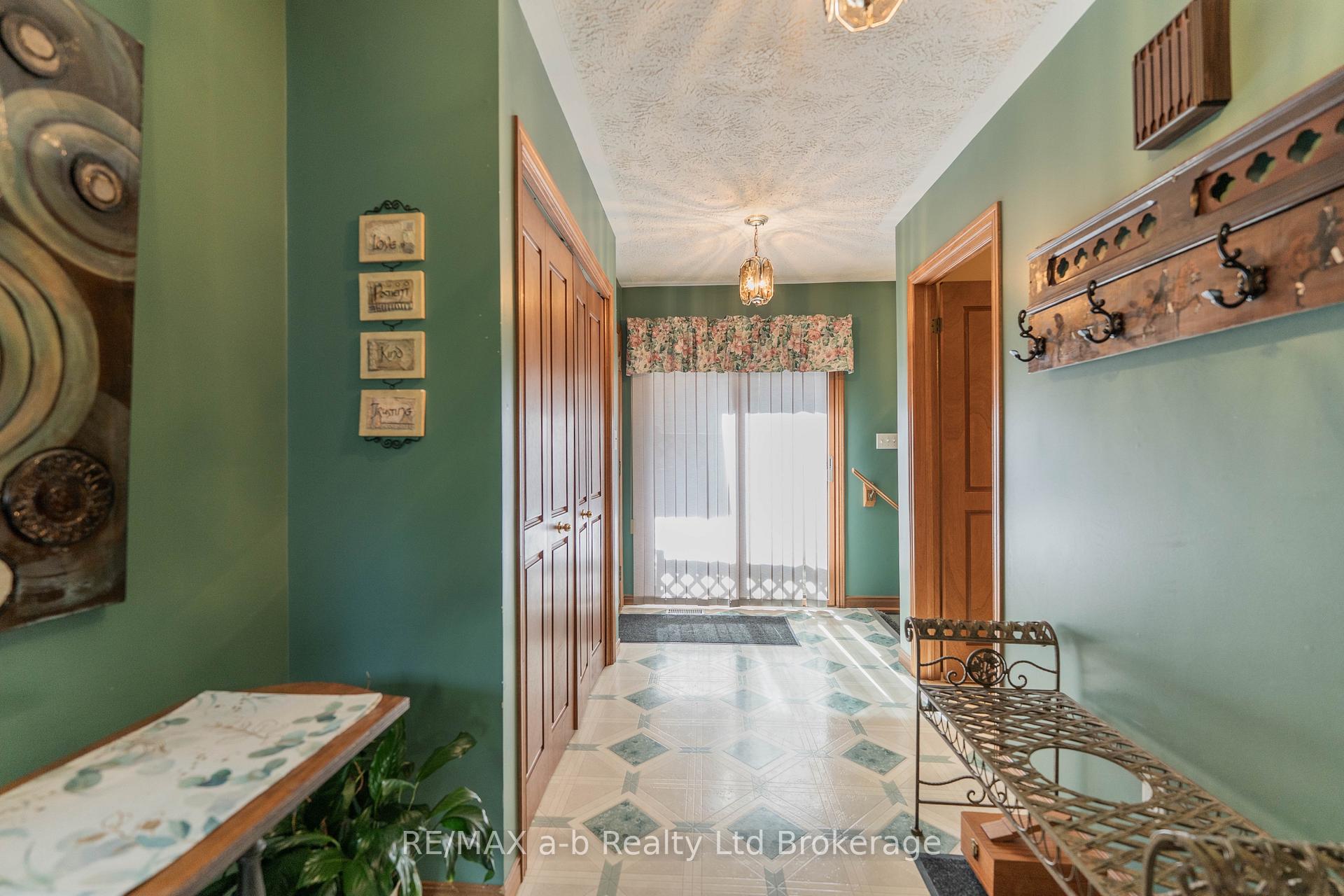 34 Lorraine Avenue, Tillsonburg — photo 5 of 5