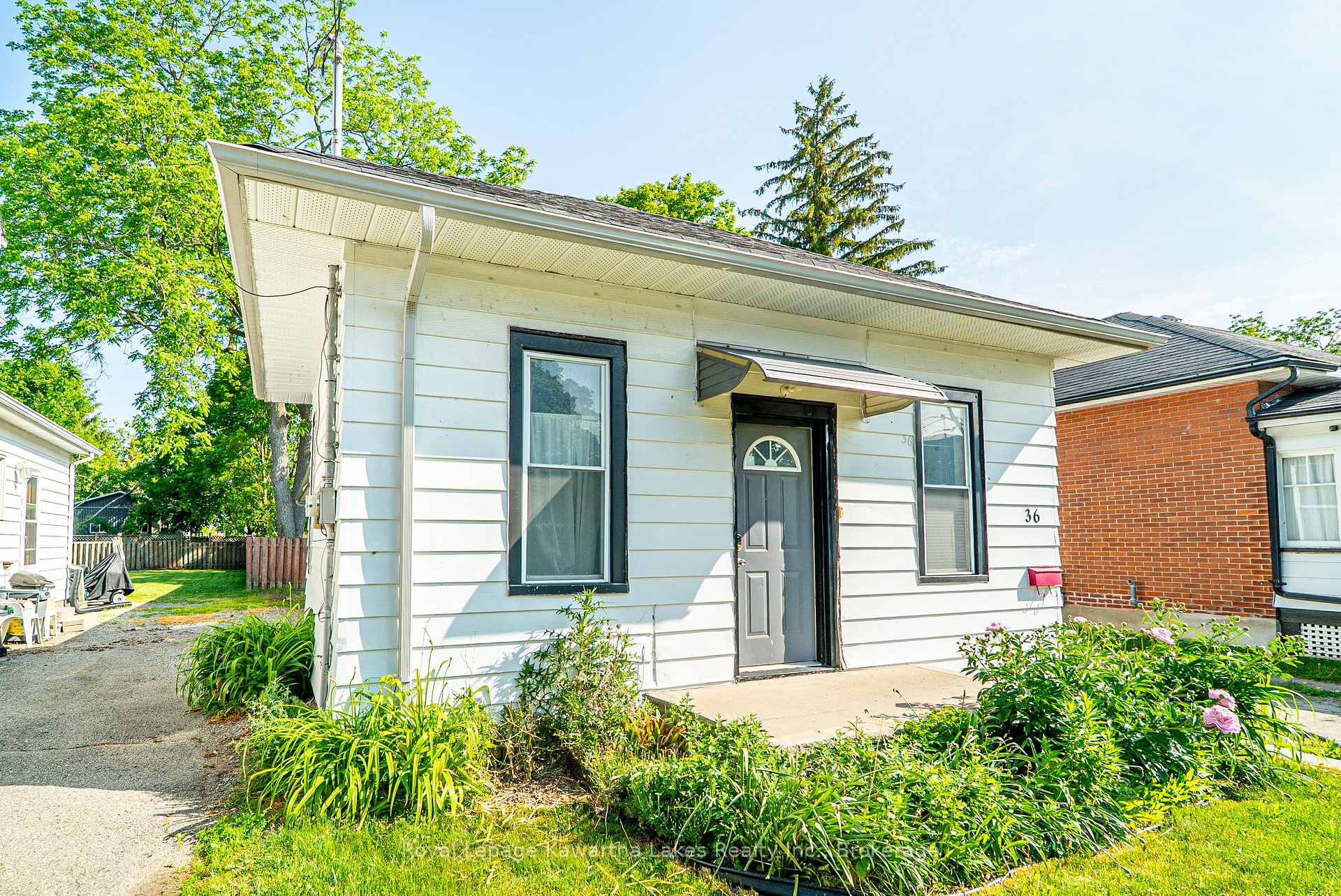 36 Melbourne Street W, Kawartha Lakes, ON K9V 2S8
