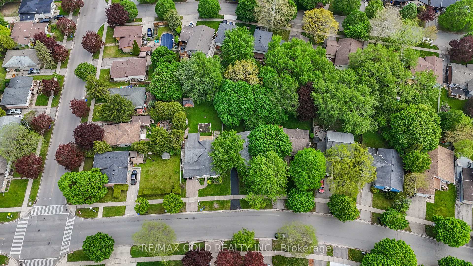 1588 Aldersbrook Road, London North, ON N6G 2Z3