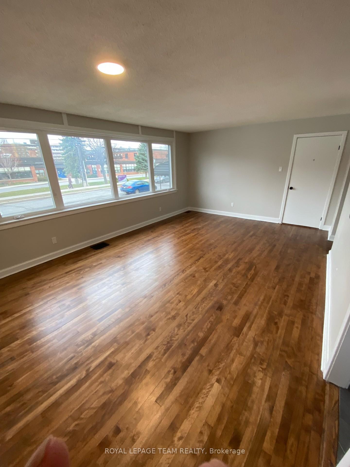 228 Woodroffe Avenue 1, Woodroffe — photo 3 of 5