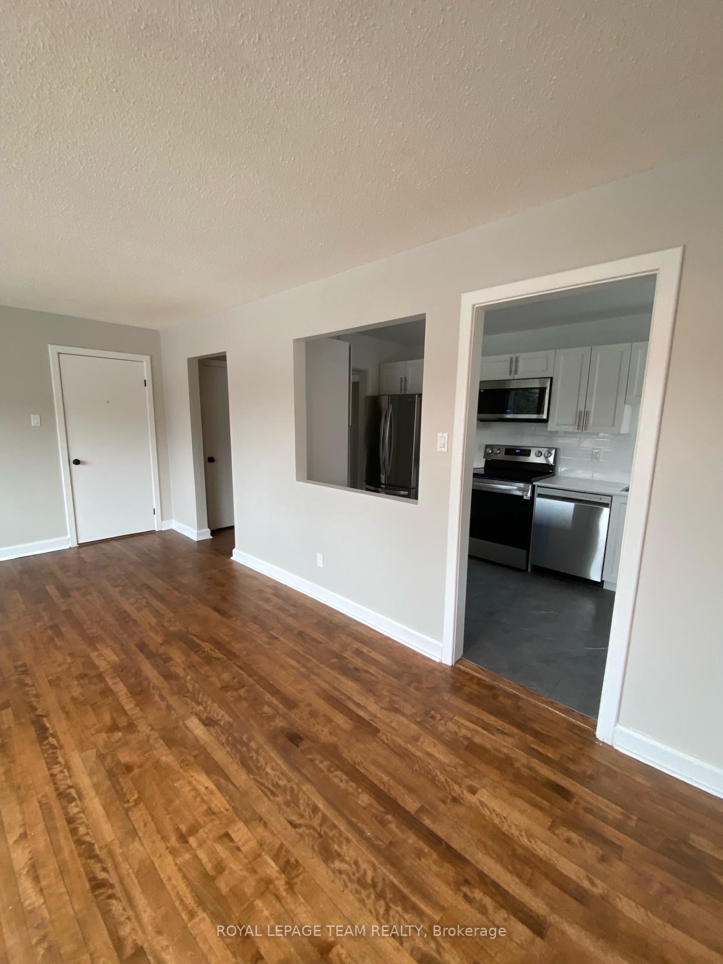 228 Woodroffe Avenue 1, Woodroffe — photo 4 of 5