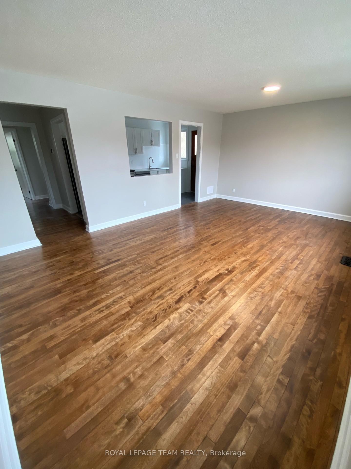 228 Woodroffe Avenue 1, Woodroffe — photo 5 of 5