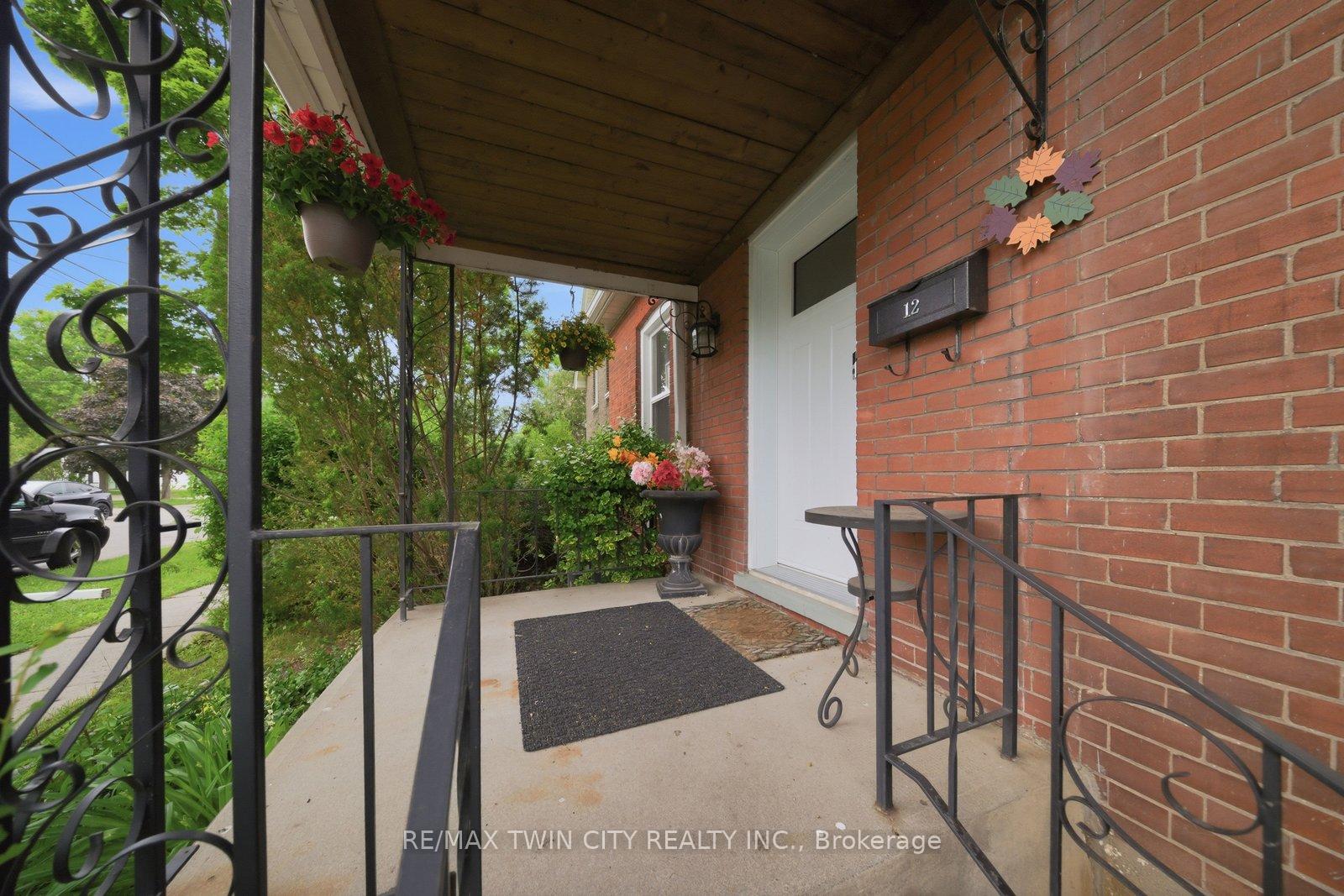 12 Brunswick Street N, Brantford — photo 4 of 5