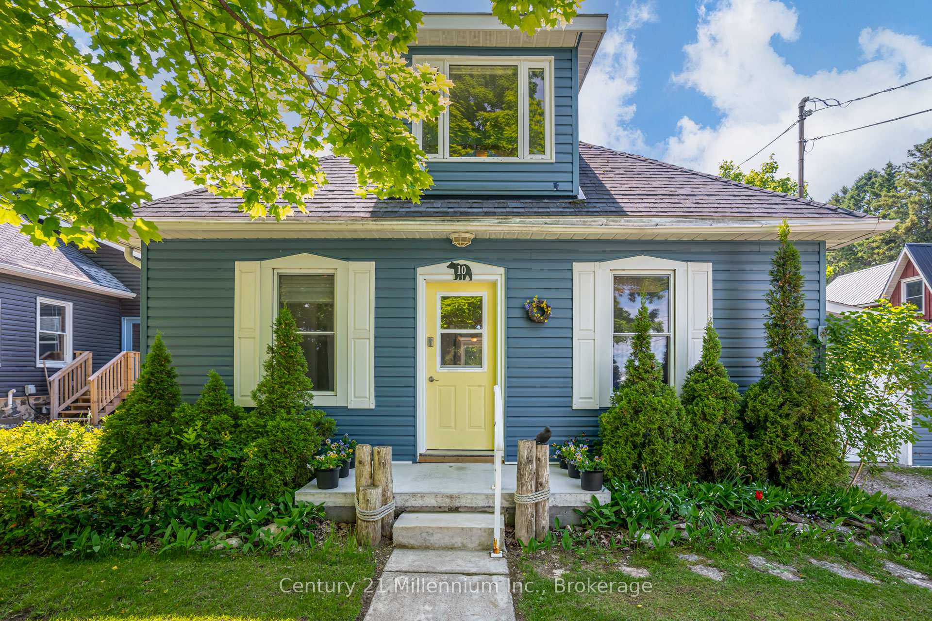 10 Alexander Street, Northern Bruce Peninsula — photo 2 of 5