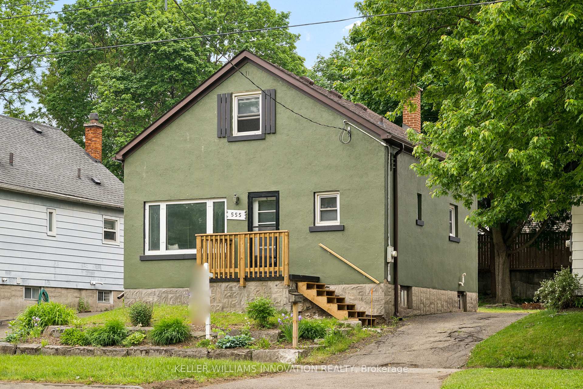 555 Wellington Street N, Kitchener, ON N2H 5L6