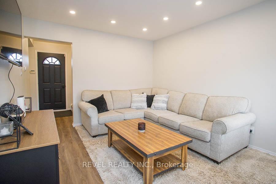 273 Elgin Street 52, Brantford — photo 2 of 5