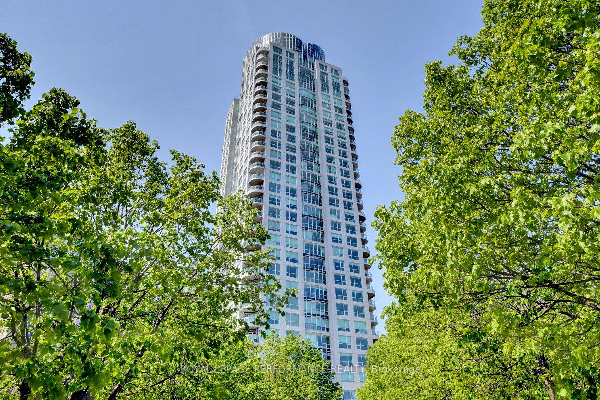 38 Metropole Private 2101, Westboro - Hampton Park, ON K1Z 1E9