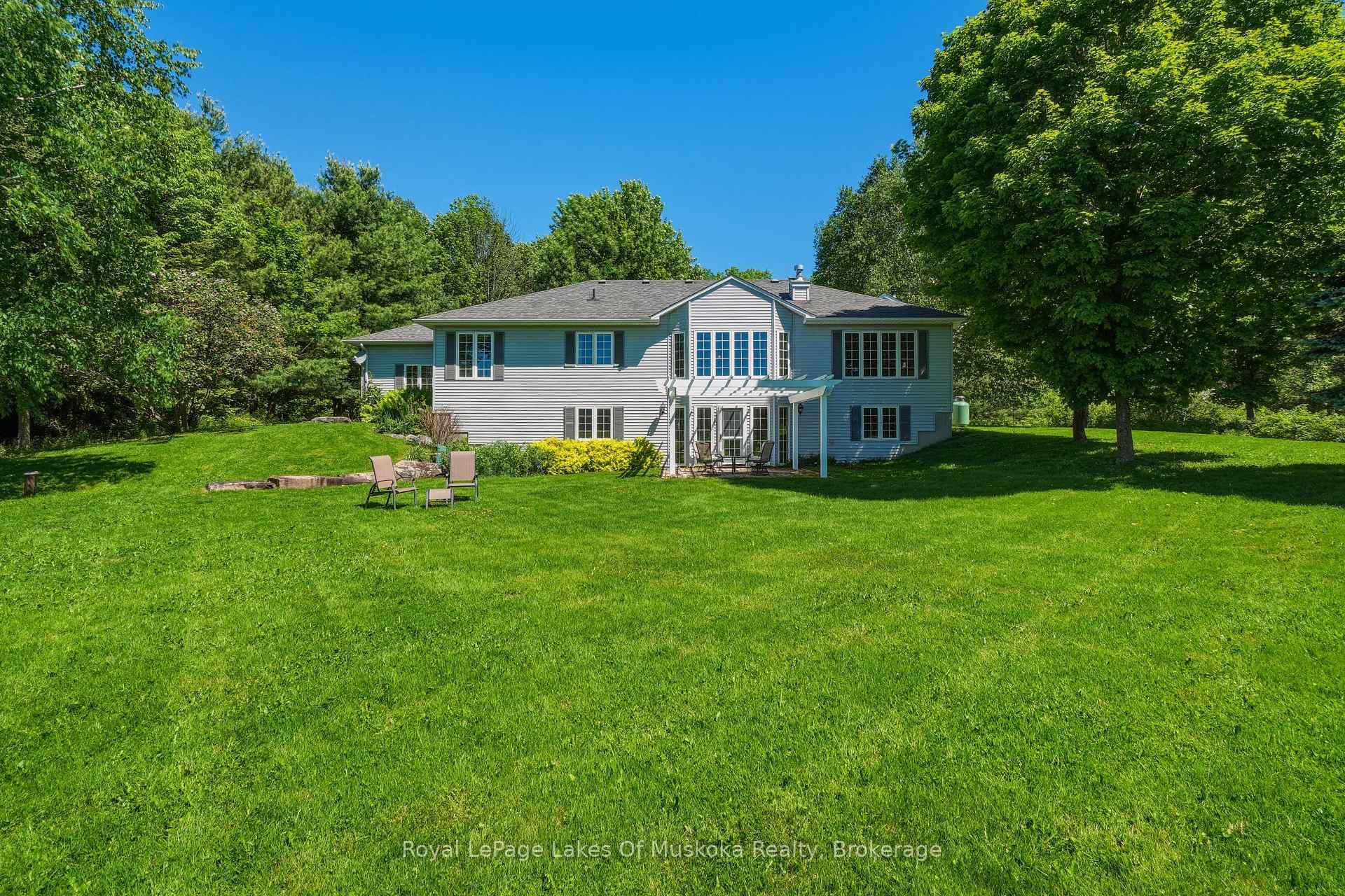 1183 Golf Course Road, Lake of Bays, ON P1H 2J6 — Lake of Bays, Ontario