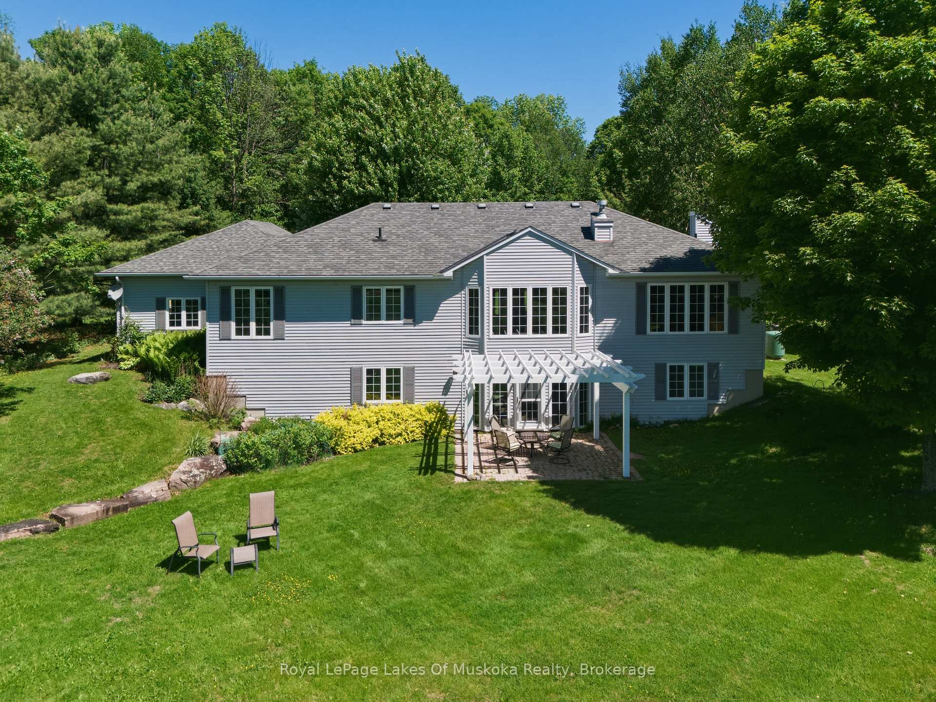 1183 Golf Course Road, Lake of Bays — photo 2 of 5