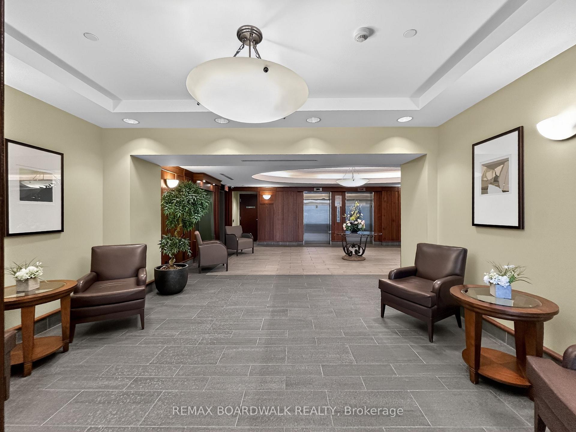 136 Darlington Private 804, Hunt Club - Windsor Park Village and Area — photo 4 of 5