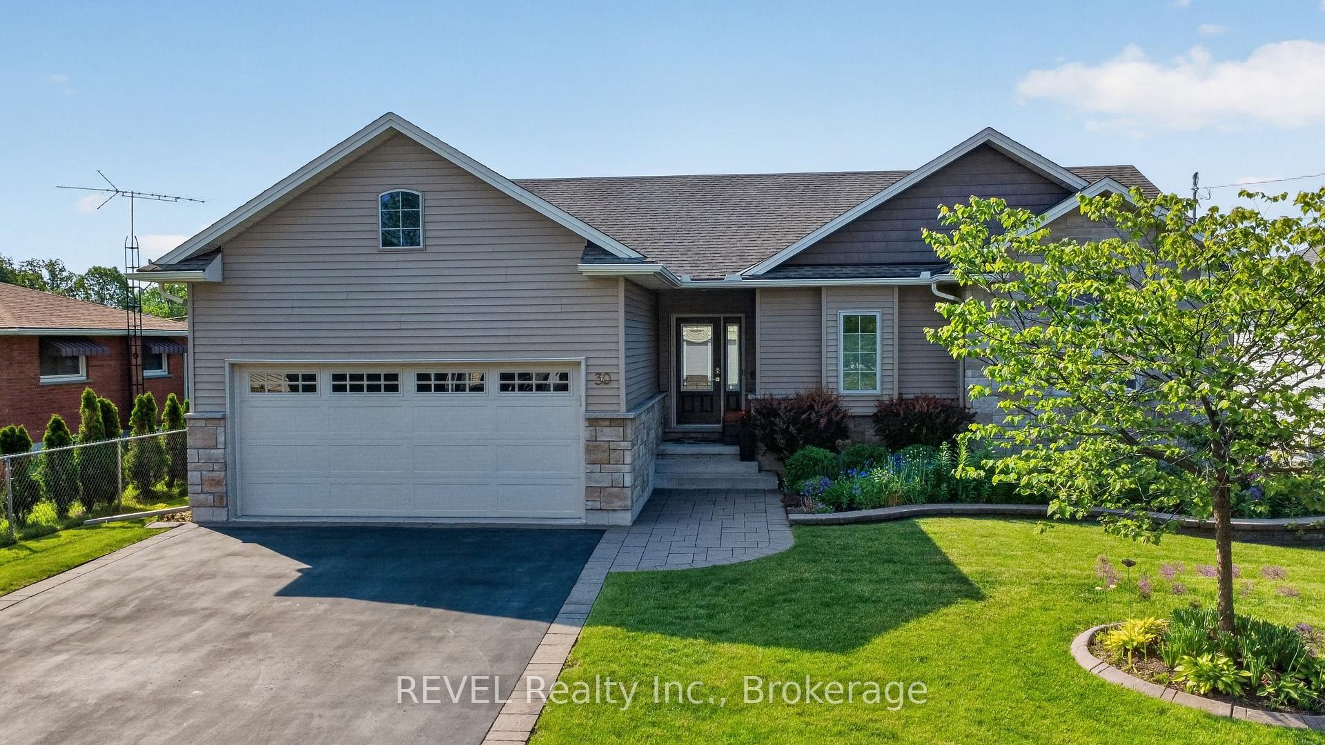 30 Drummond Crescent, Fort Erie, ON L2A 1L2 — Fort Erie, Ontario