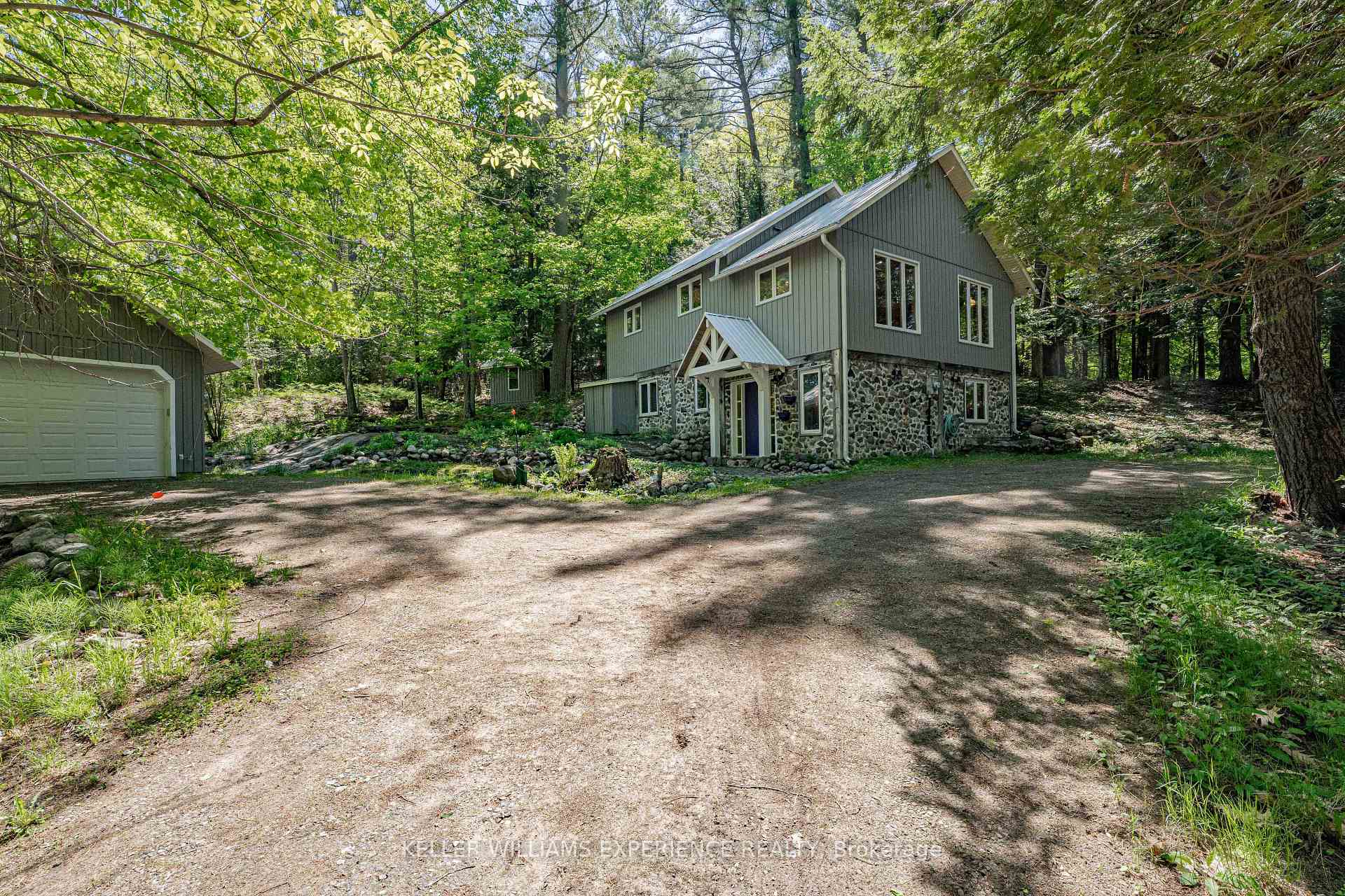 55 Mary Lake Crescent, Huntsville, ON P0B 1L0 — Huntsville, Ontario