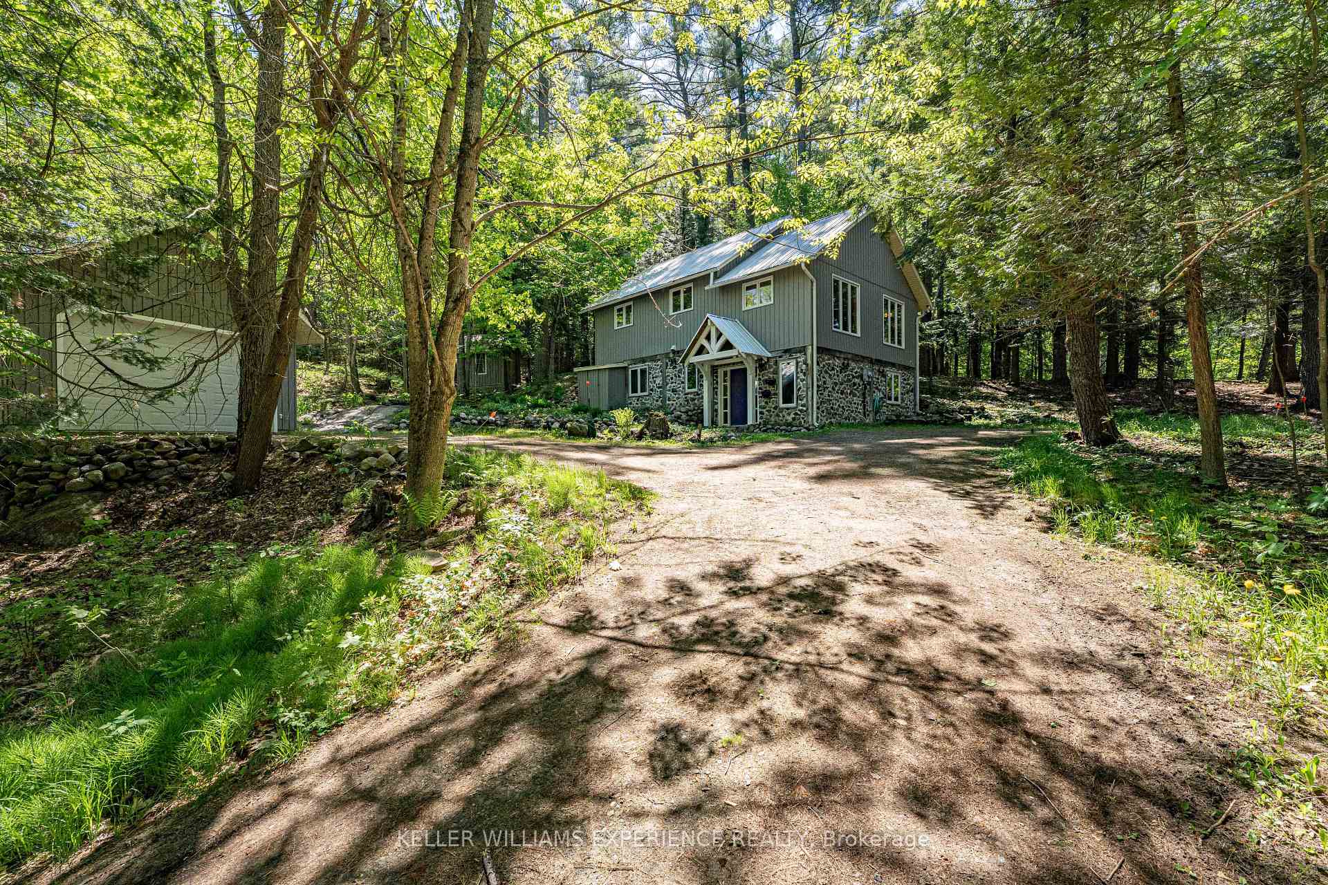 55 Mary Lake Crescent, Huntsville — photo 4 of 5
