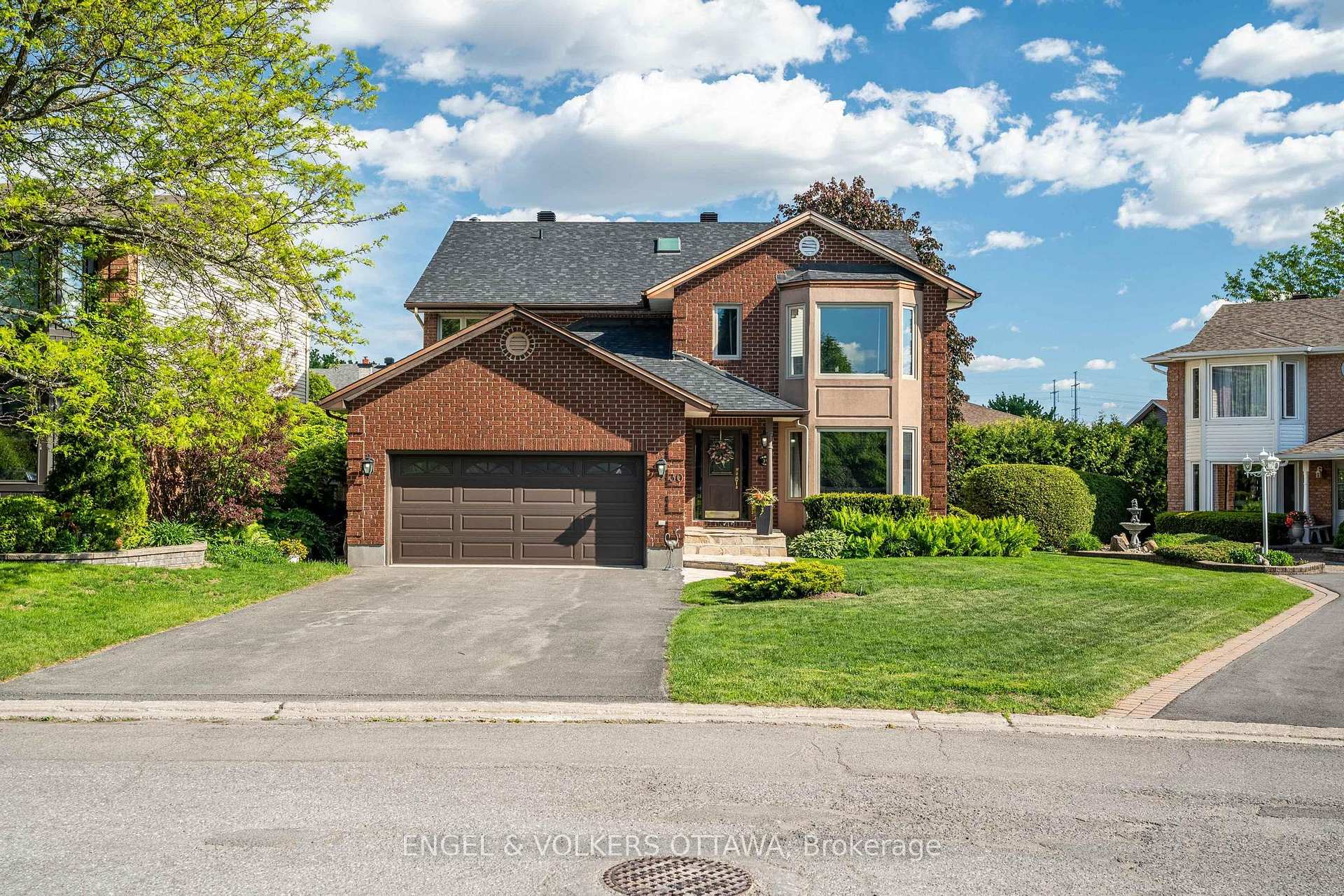30 Huntings End Avenue, Kanata, ON K2M 1R3