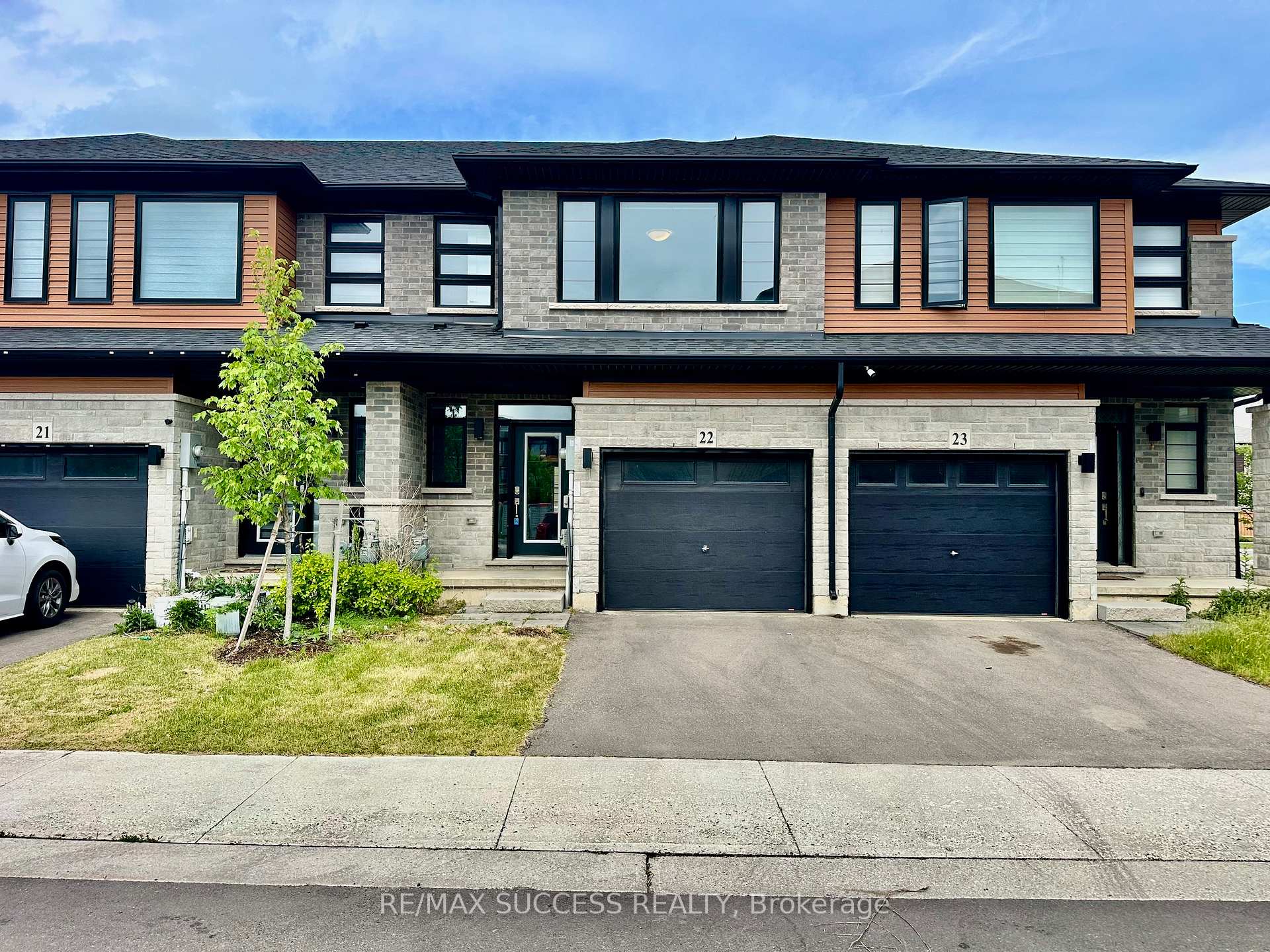 461 Blackburn Drive 22, Brantford, ON N3T 0W9 — Brantford, Ontario