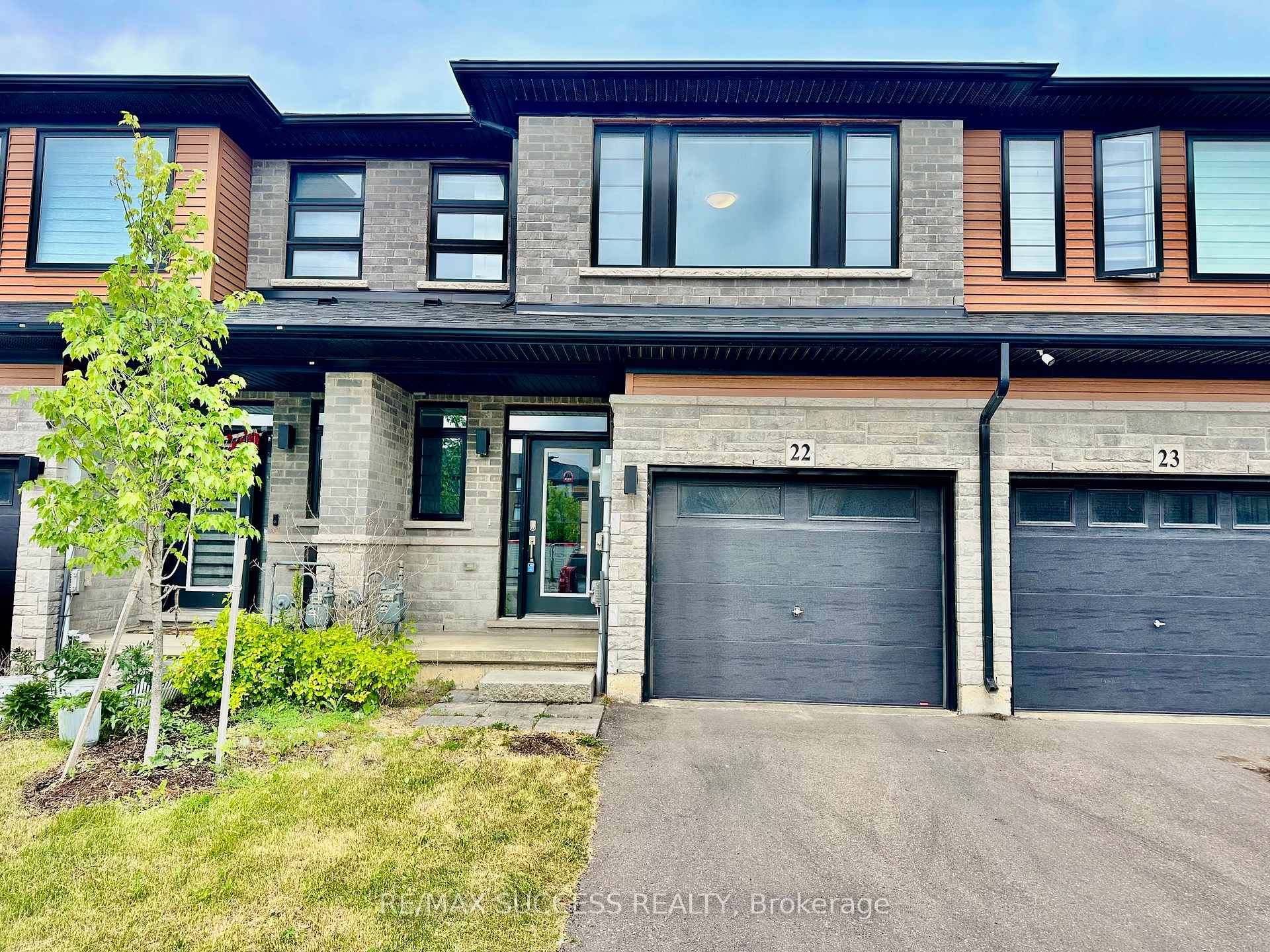 461 Blackburn Drive 22, Brantford — photo 3 of 5