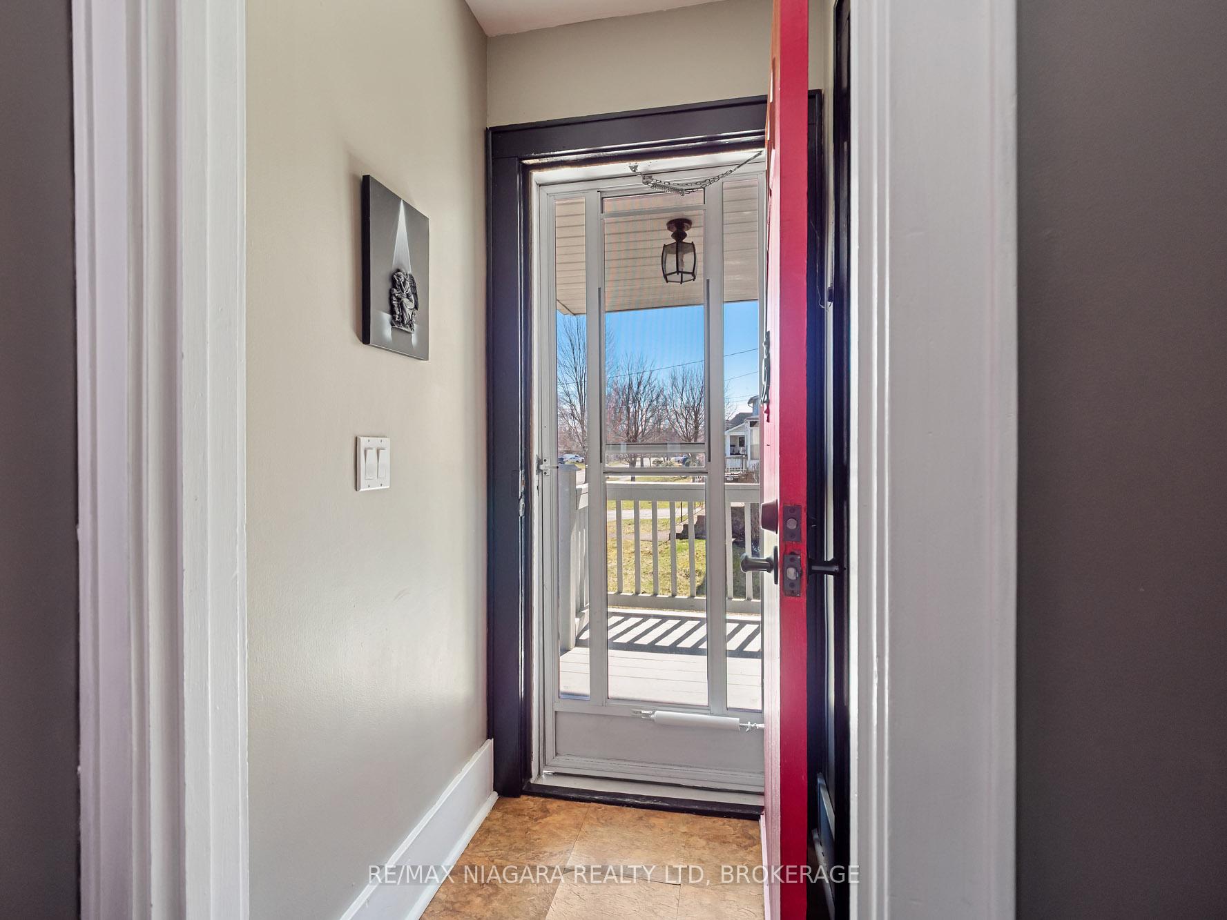 244 North Street, Fort Erie — photo 3 of 5