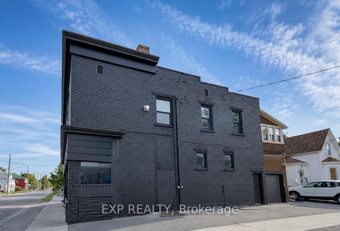 241 ROSS Street, St. Thomas — photo 2 of 5