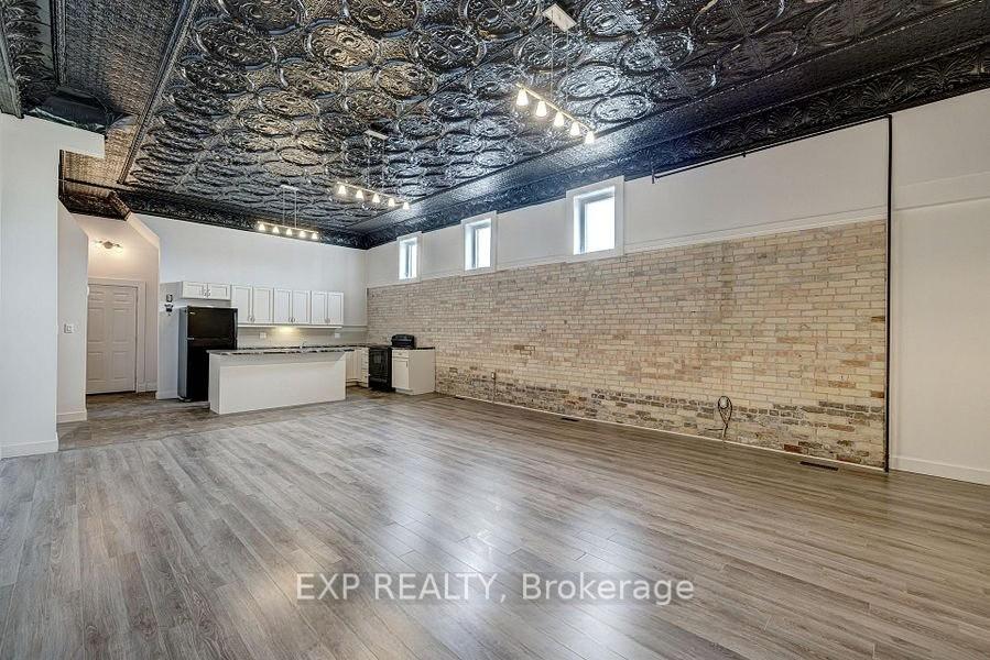 241 ROSS Street, St. Thomas — photo 3 of 5
