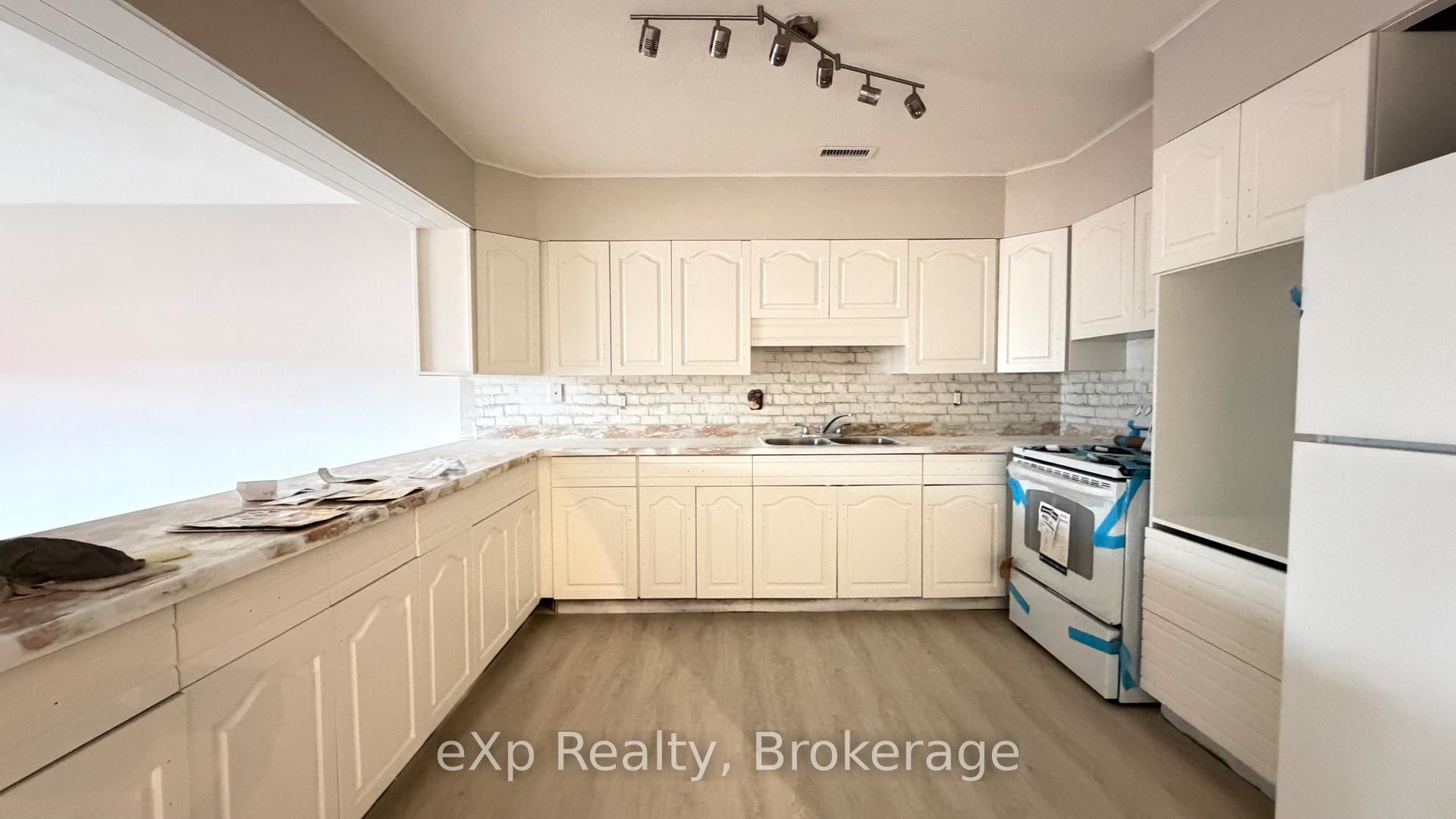 2 King Street Apt 1, Quinte West, ON K8V 3V7